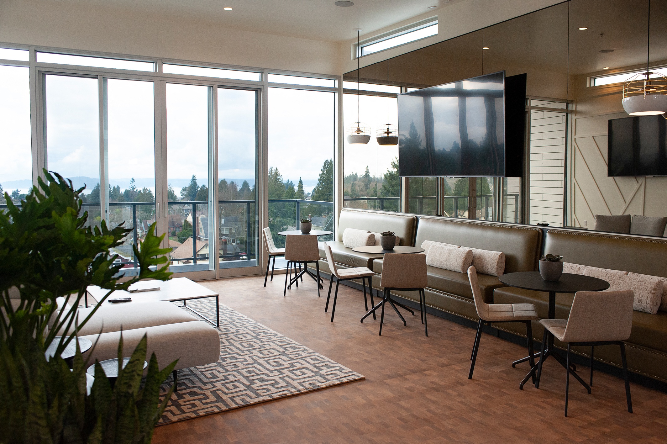 Luna West Seattle — image 7