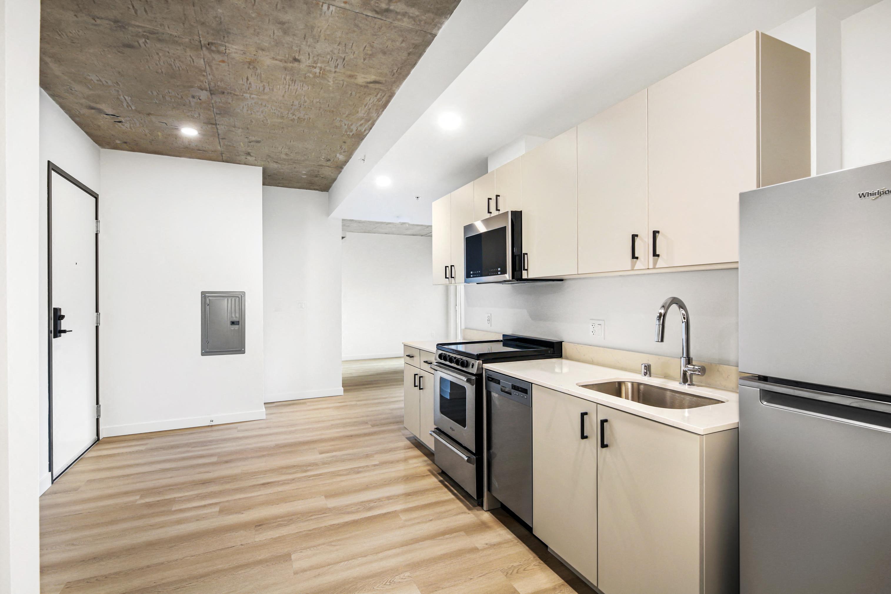 900 Rainier — image 33