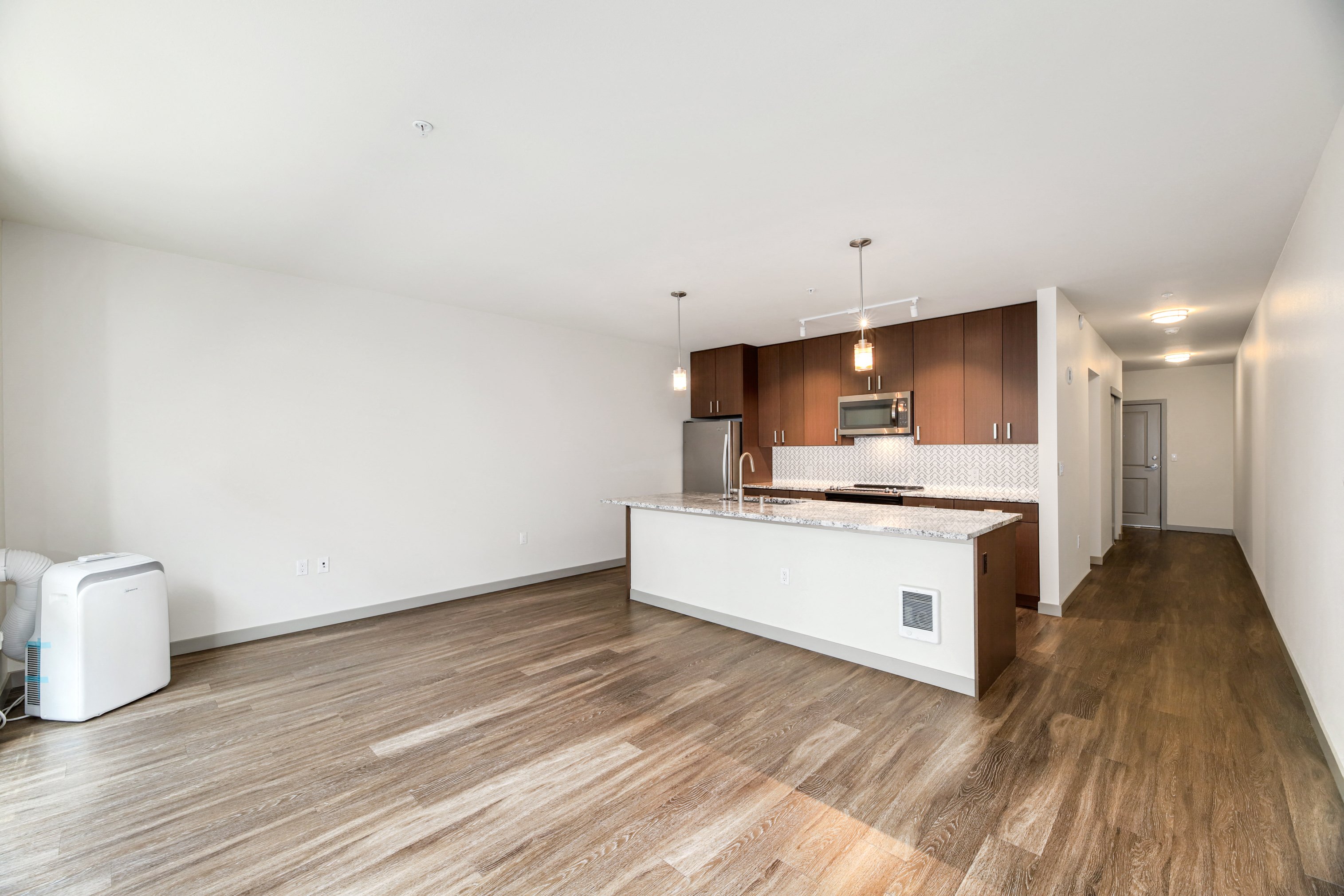 Clarendon — image 7