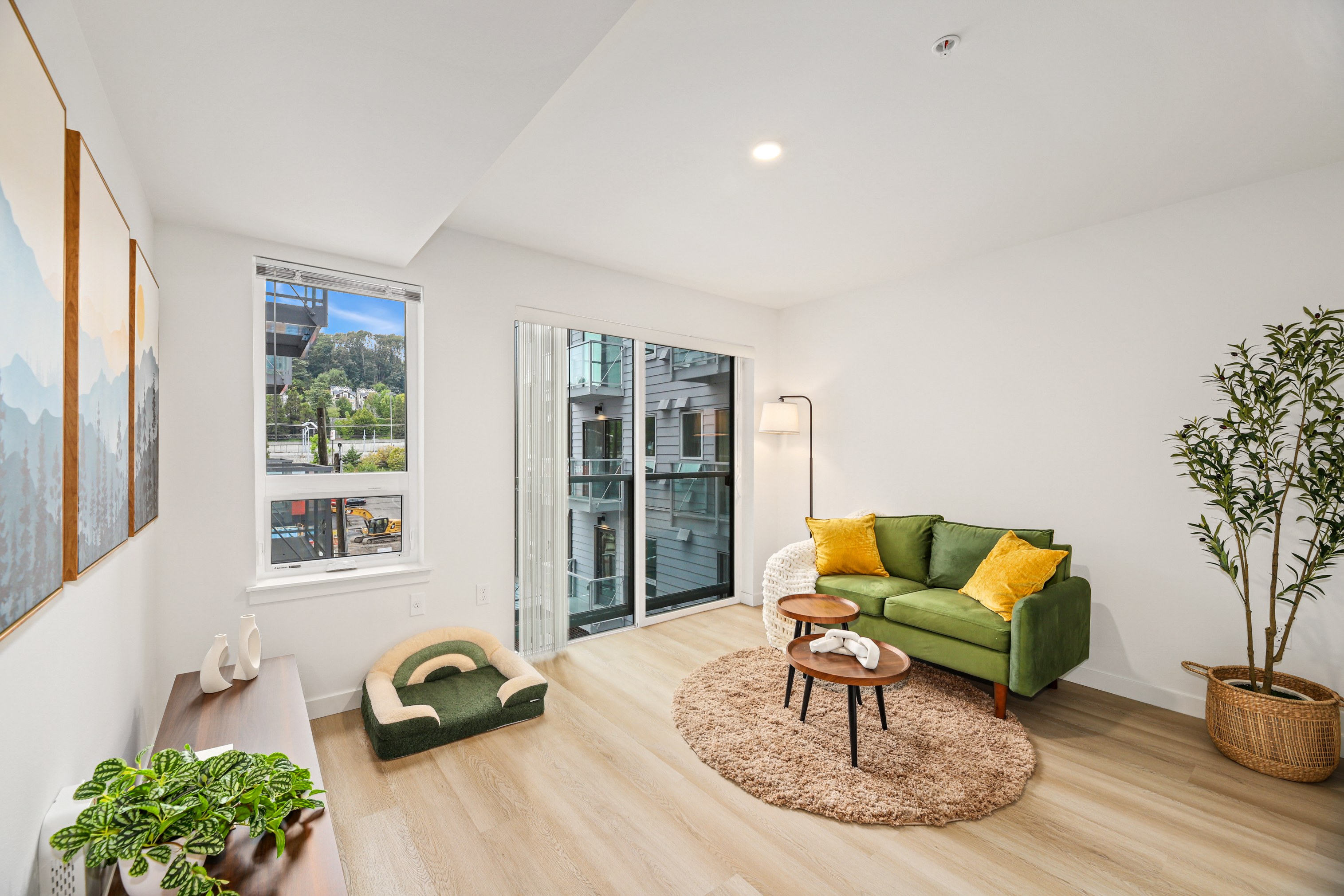900 Rainier — image 16
