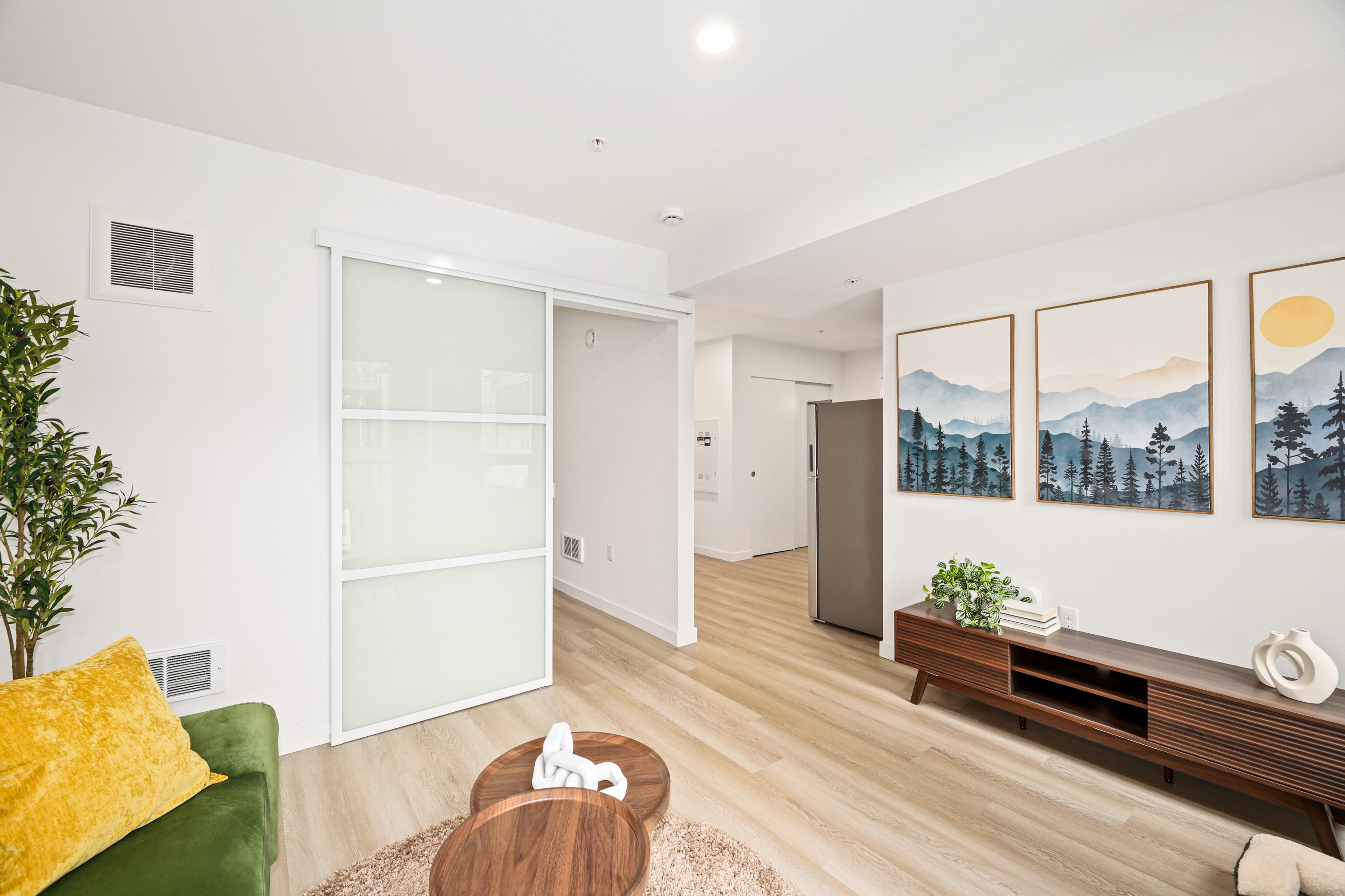 900 Rainier — image 17