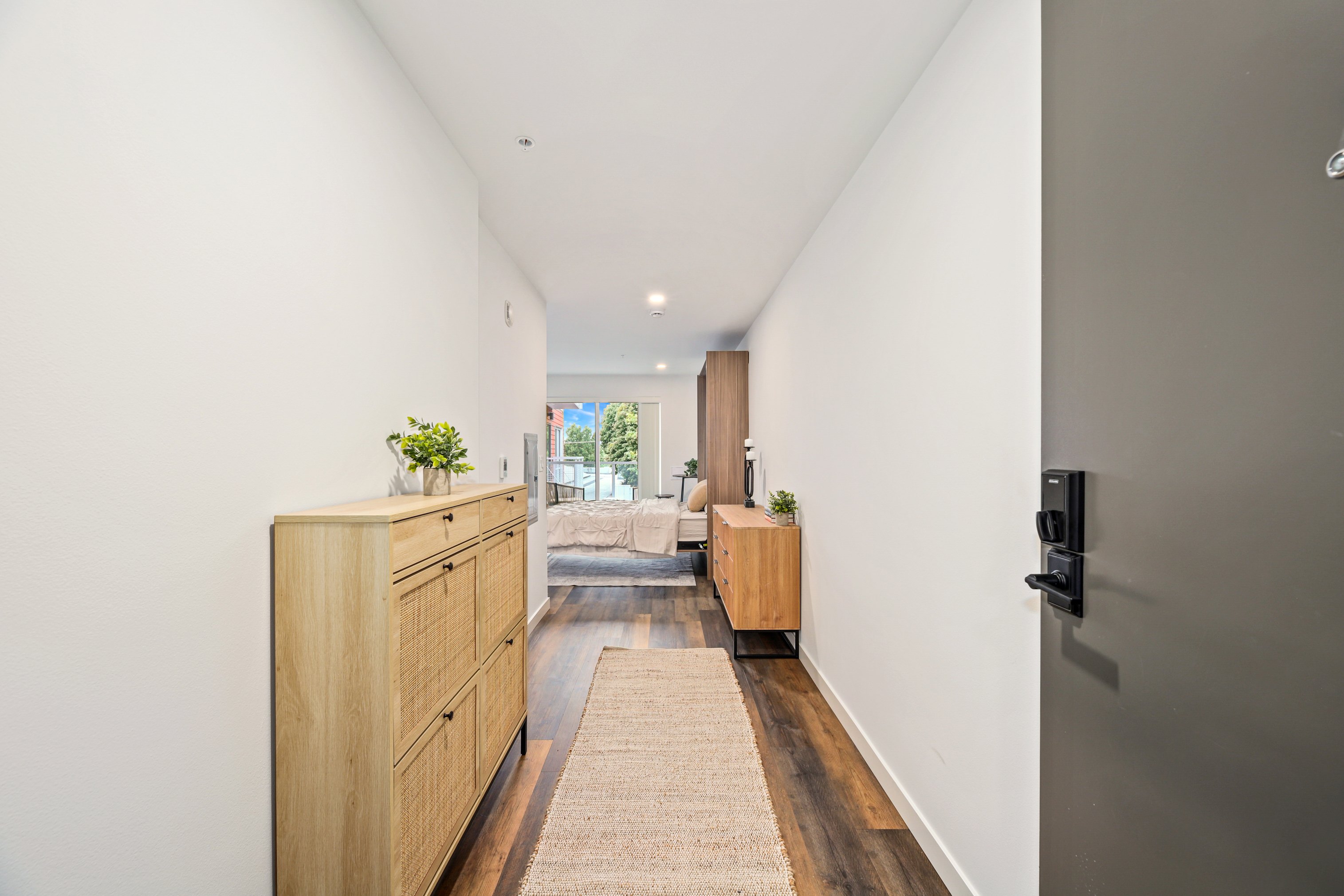 900 Rainier — image 51
