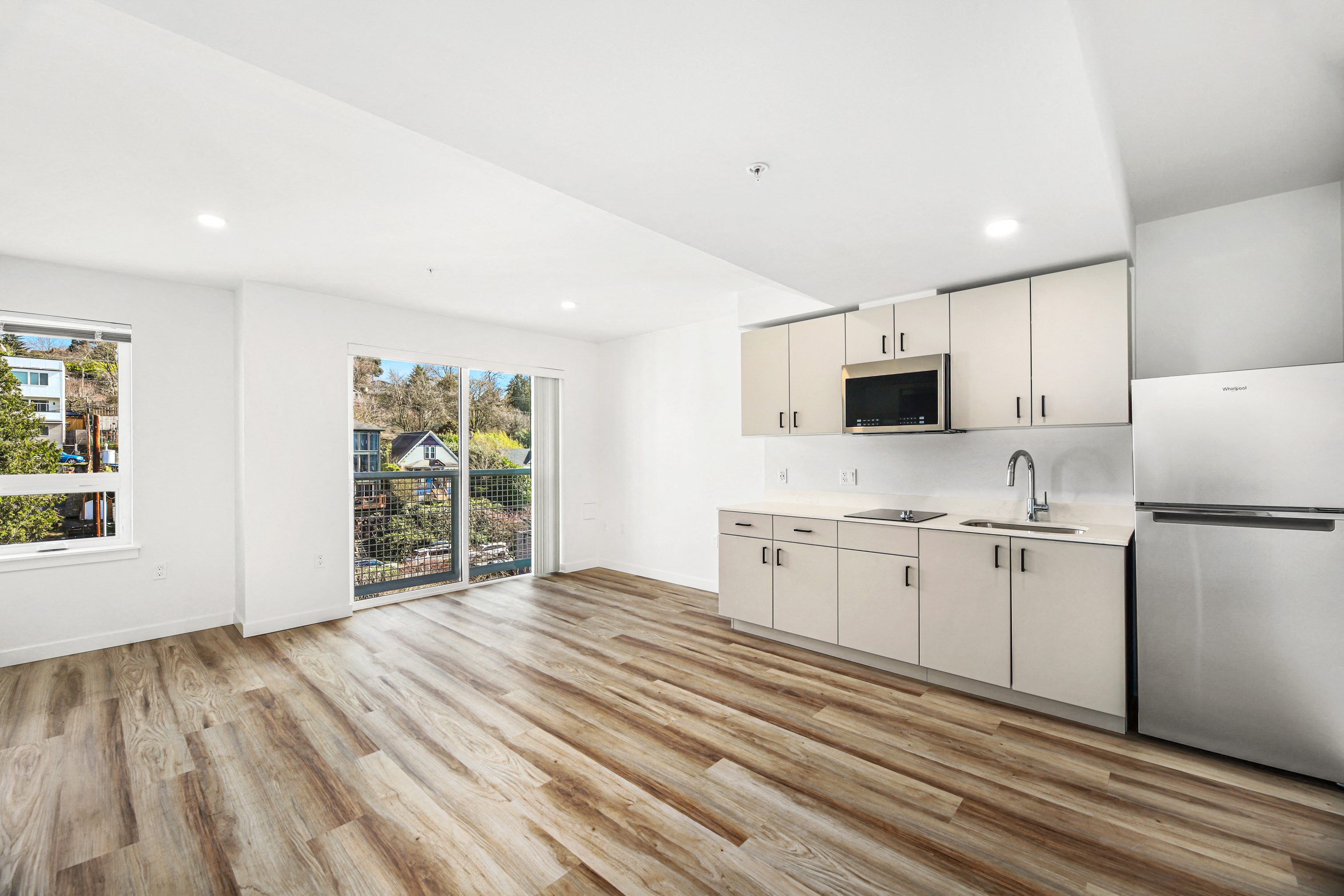 900 Rainier — image 32