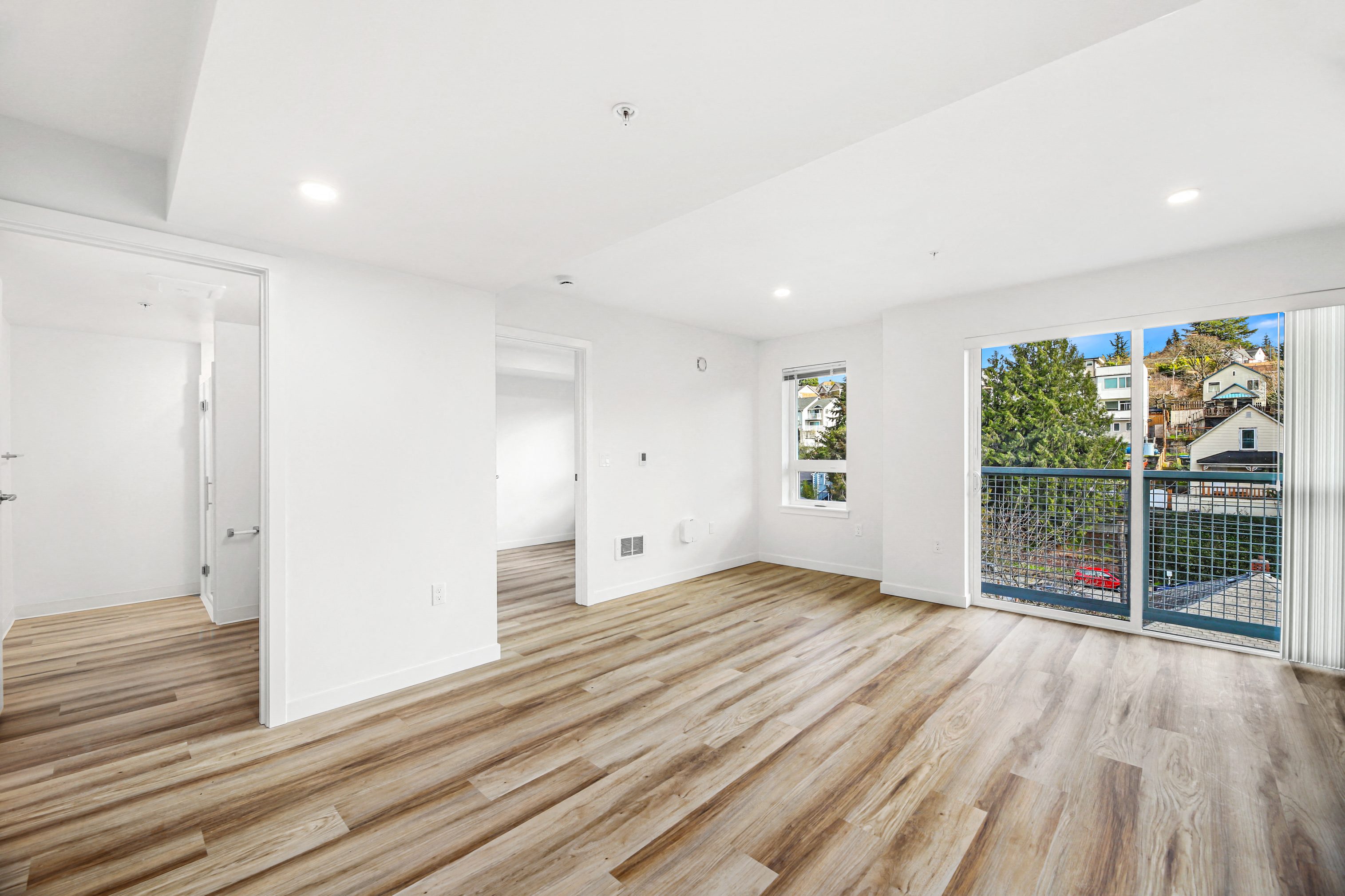 900 Rainier — image 37