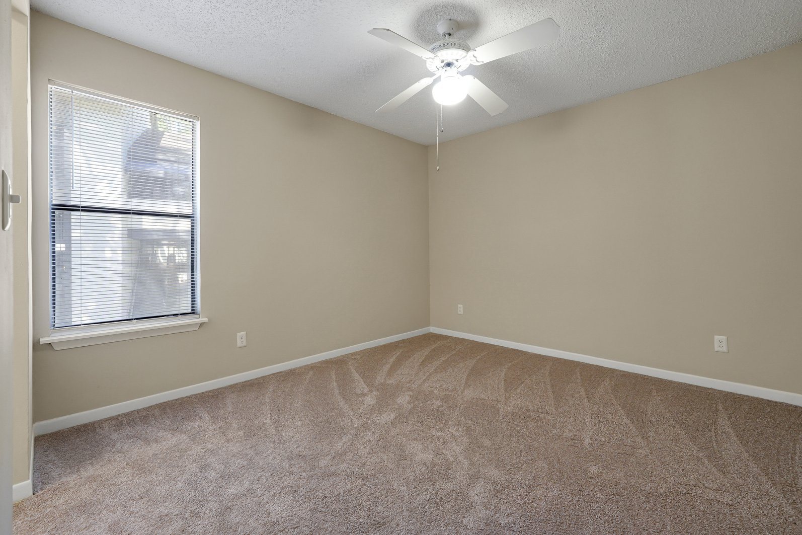 bedroom ceiling fan