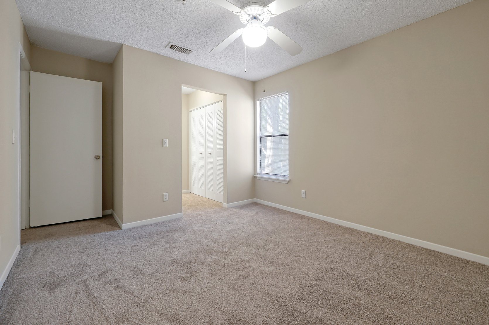 bedroom ceiling fan