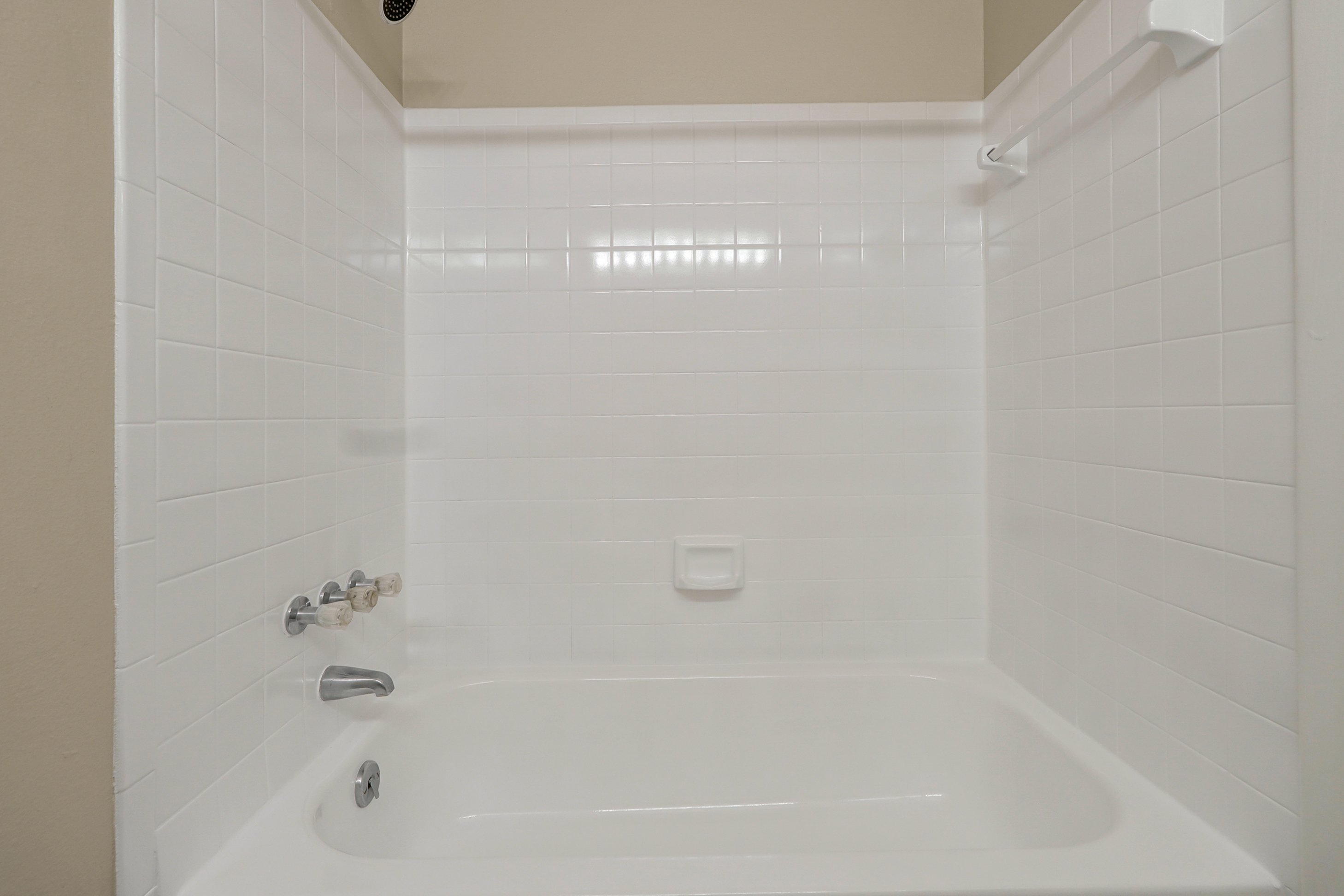 shower bath tub