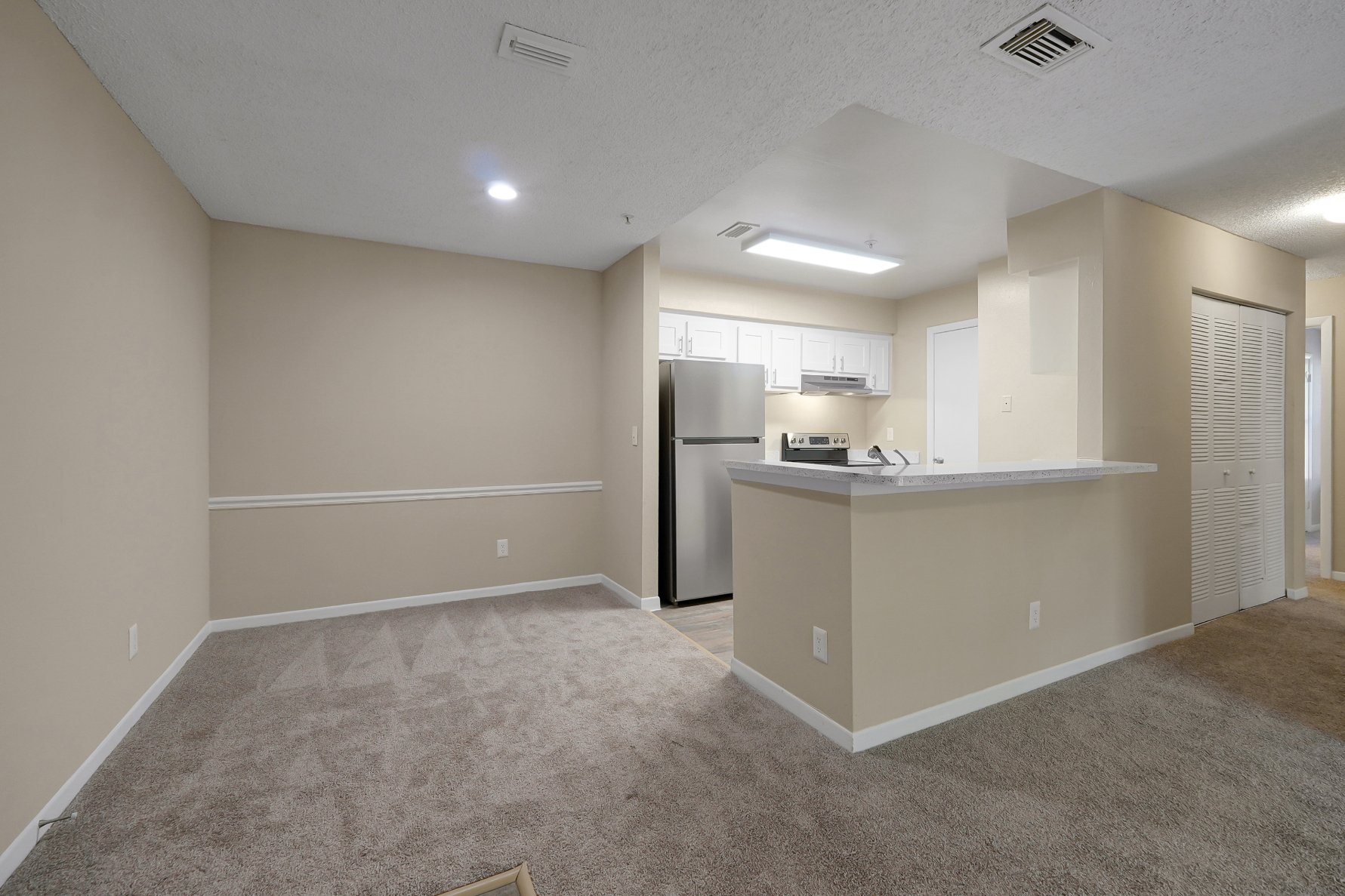 living room dining area