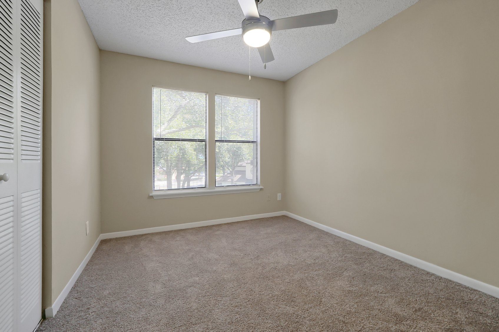 bedroom ceiling fan