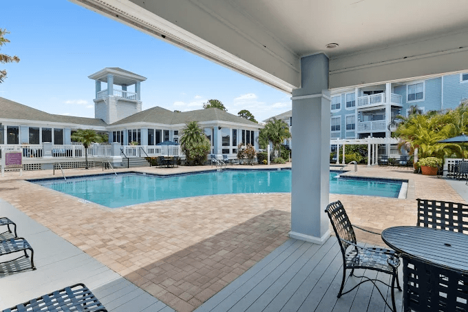 swimming pool