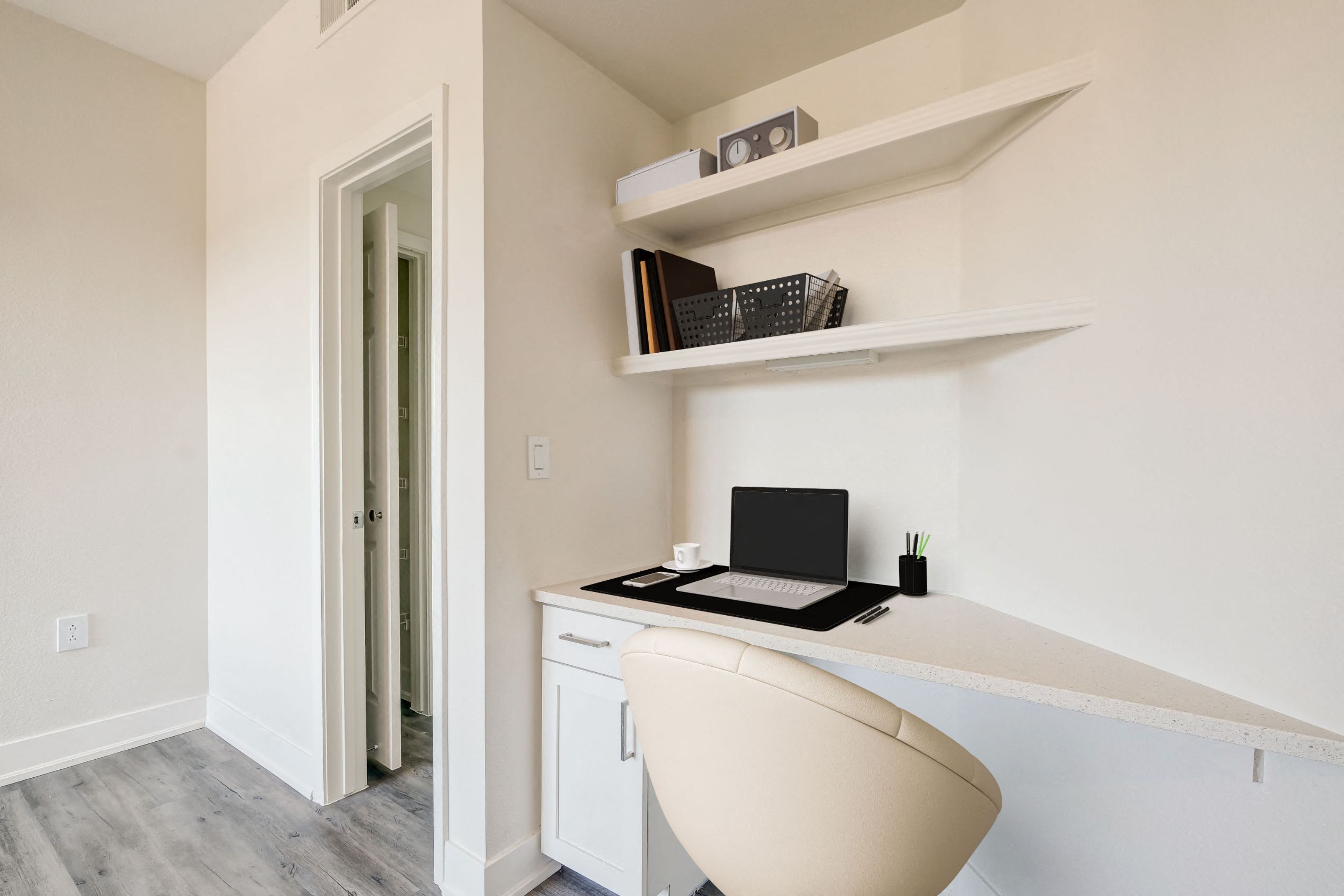 study room +bookshelves