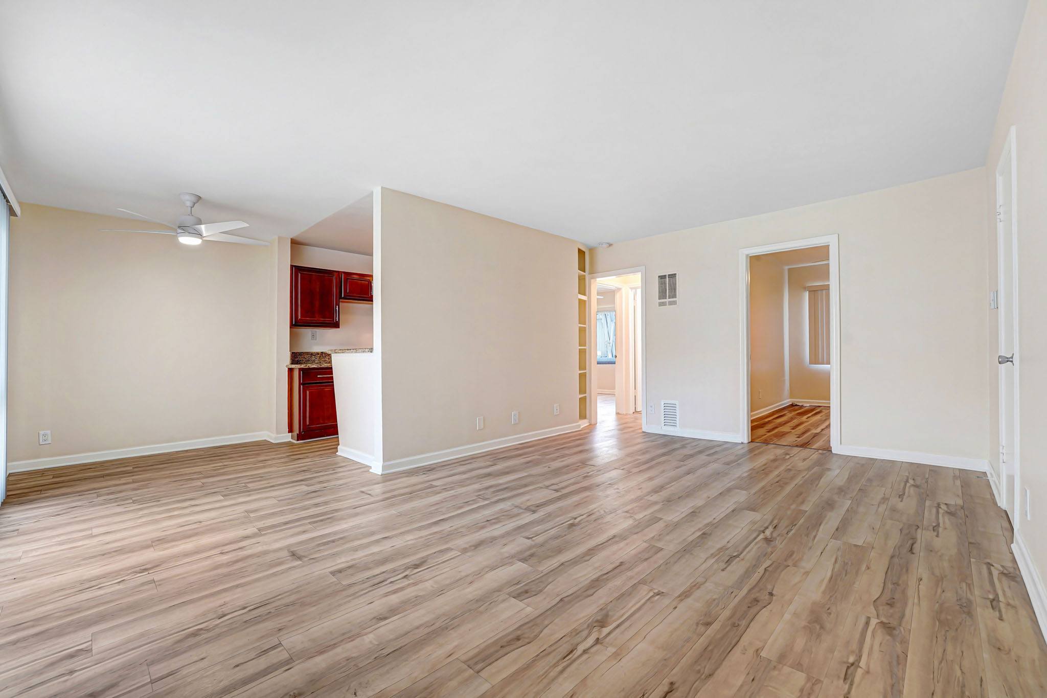1545 North Laurel #111 Gallery Image #1