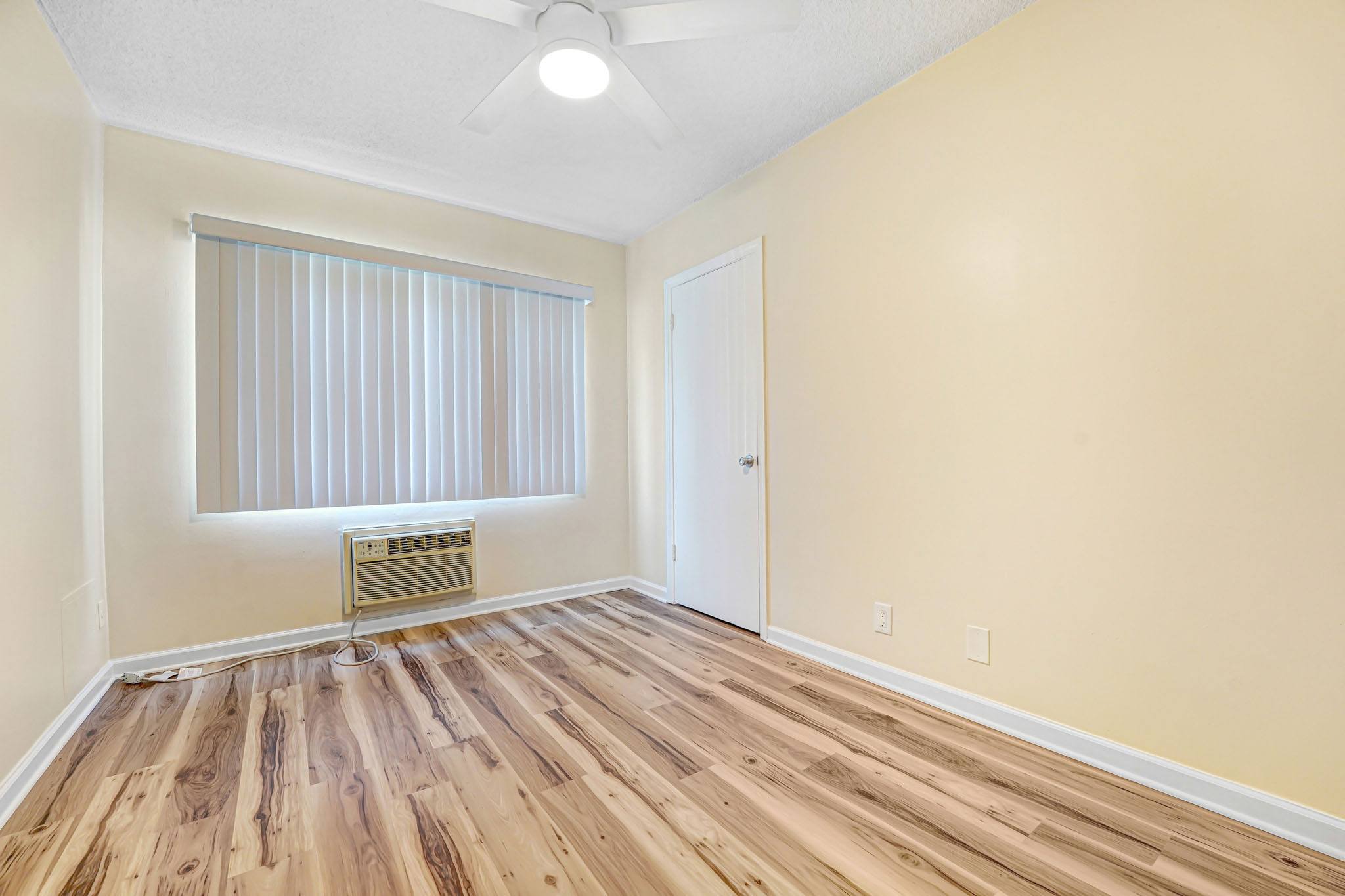 1545 North Laurel #111 Gallery Image #4