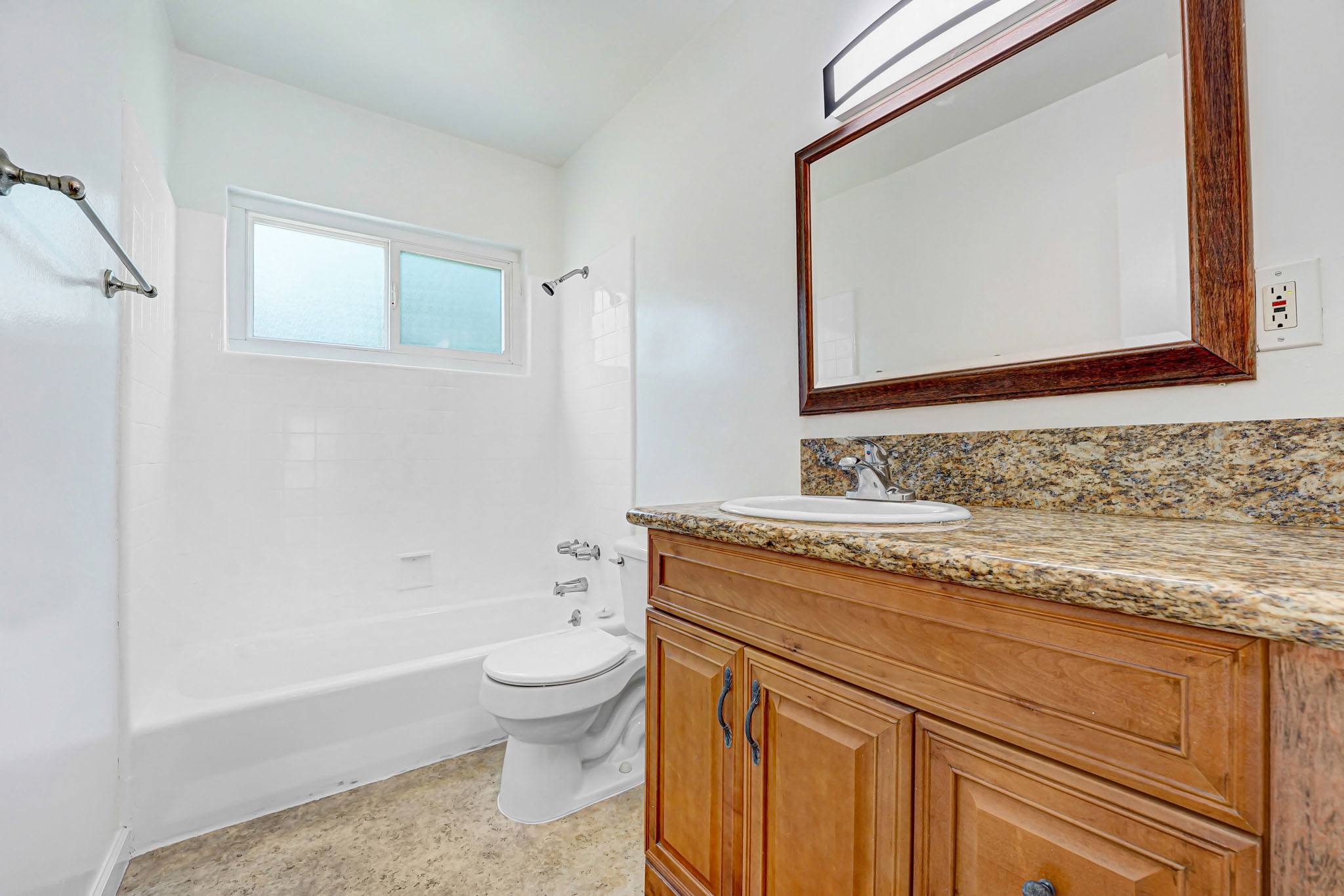 1545 North Laurel #111 Gallery Image #5