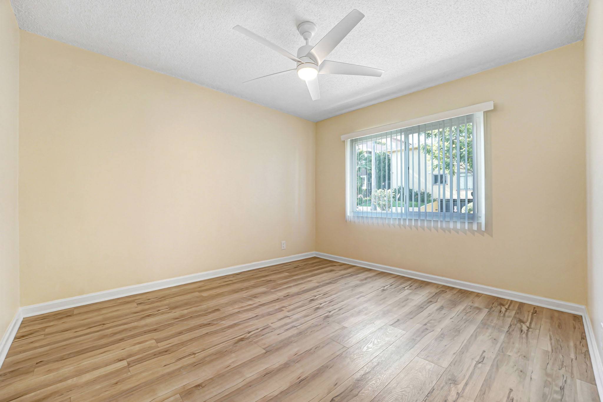 1545 North Laurel #111 Gallery Image #6