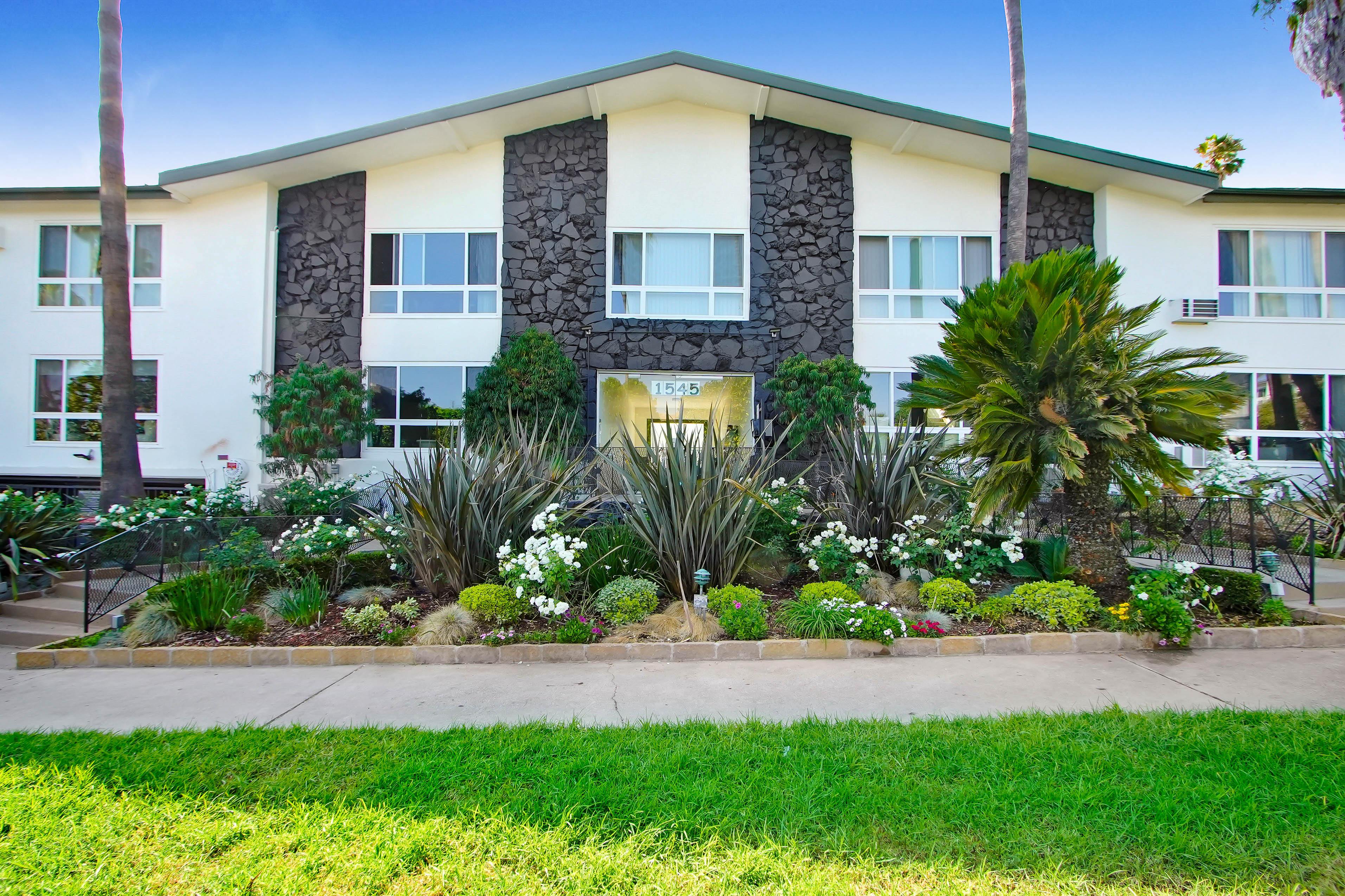 1545 North Laurel #111 Gallery Image #9