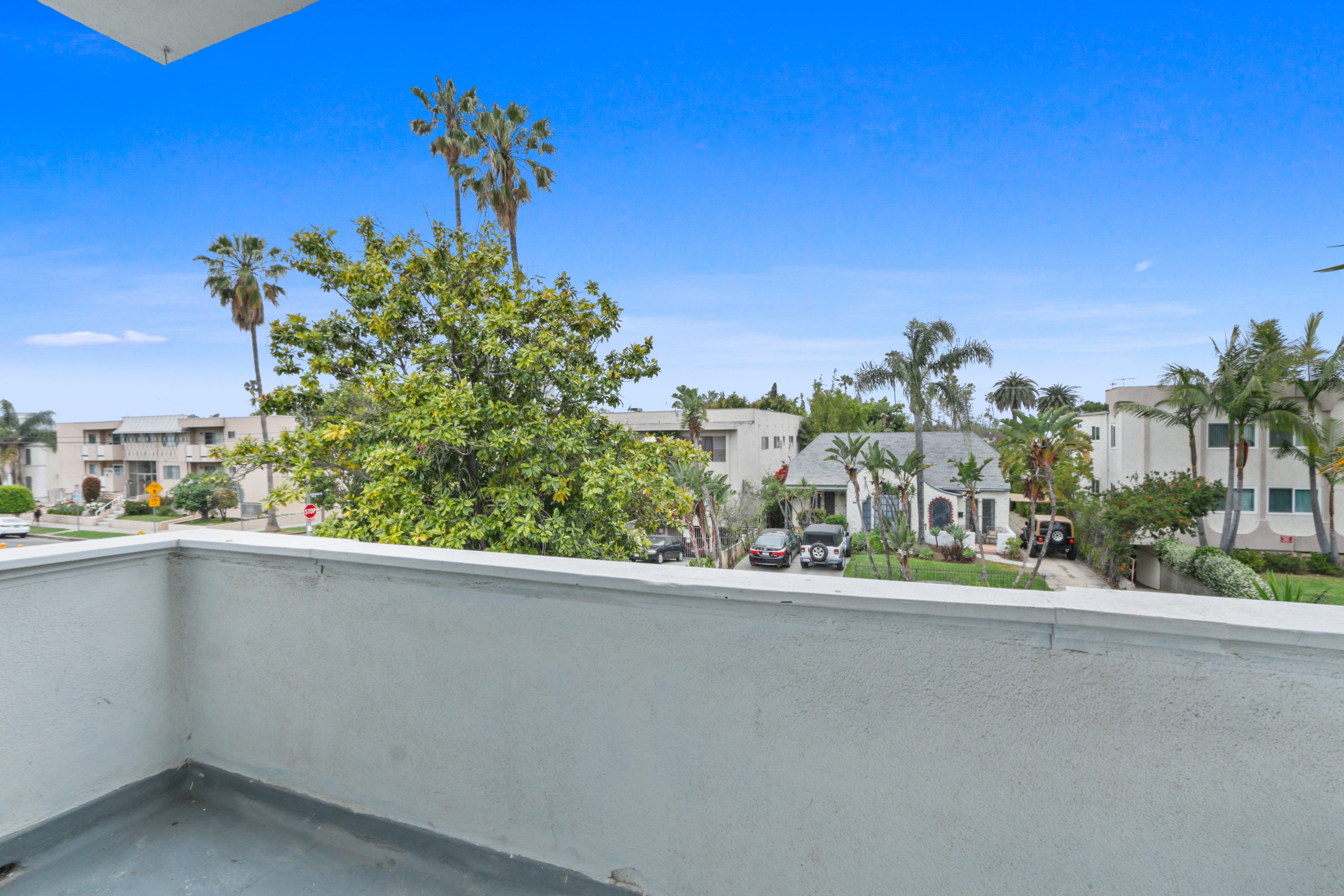 514 North Hayworth #201 Gallery Image #1