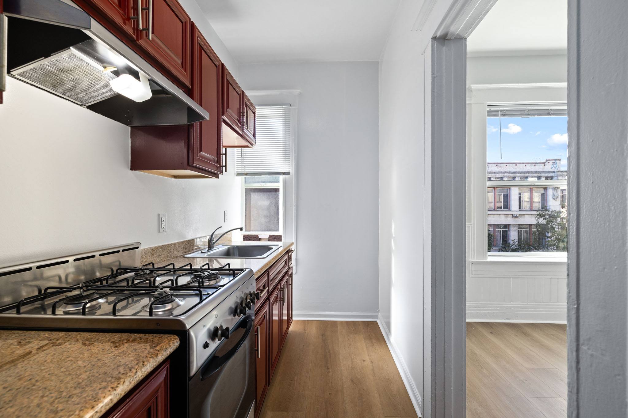 1008 Larkin #306A Gallery Image #2