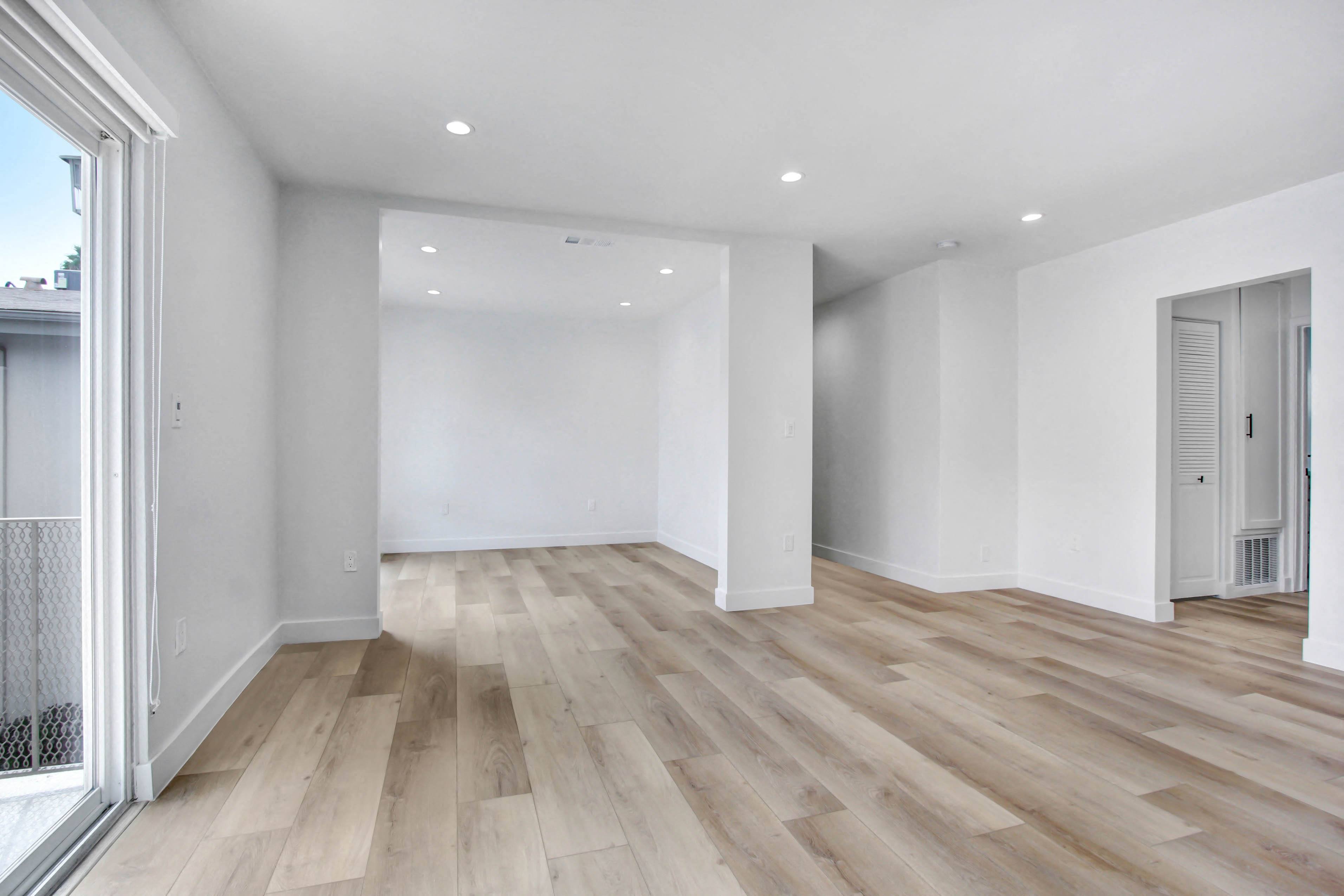 1545 North Laurel #207 Gallery Image #2