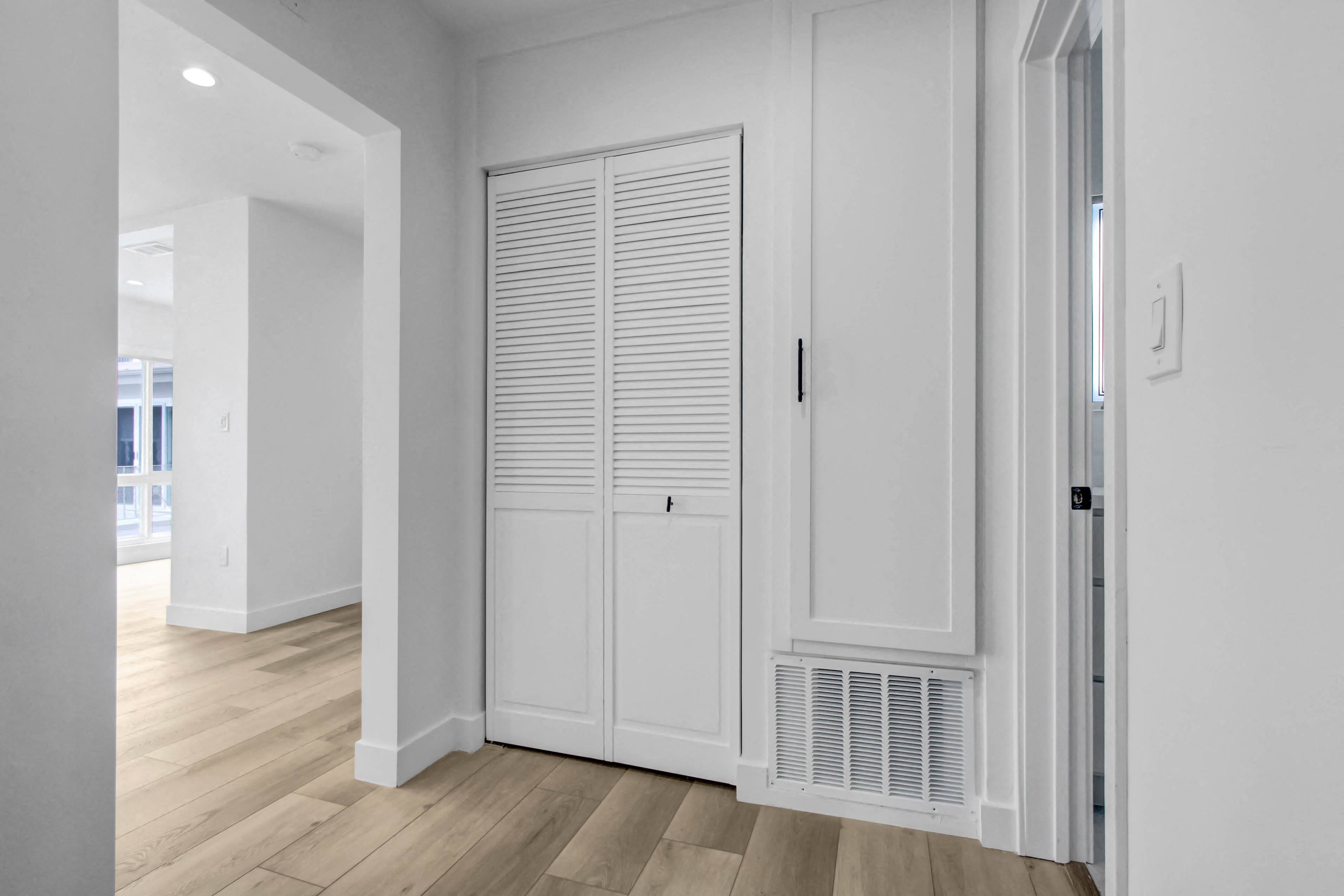 1545 North Laurel #207 Gallery Image #6