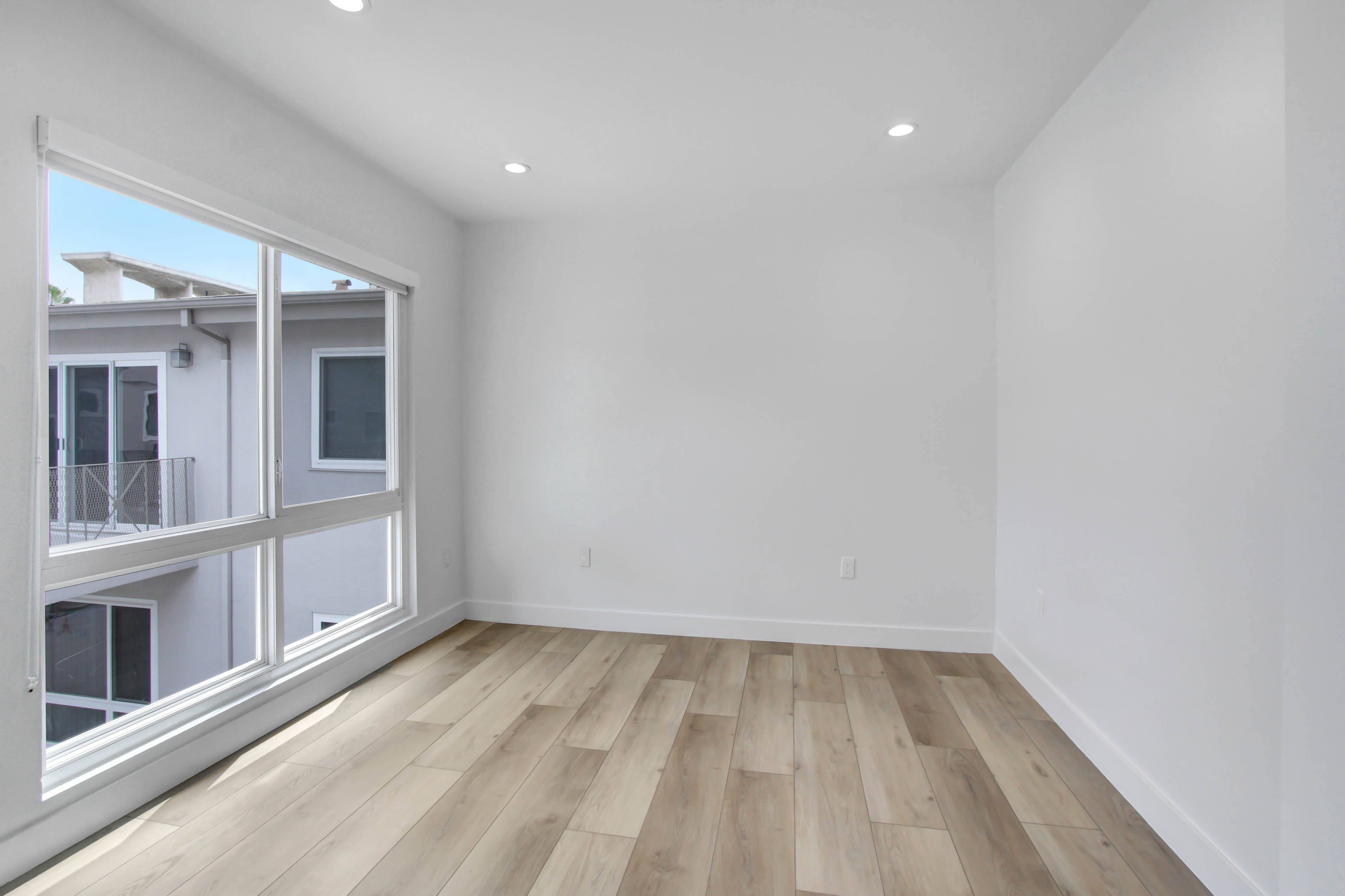 1545 North Laurel #207 Gallery Image #3