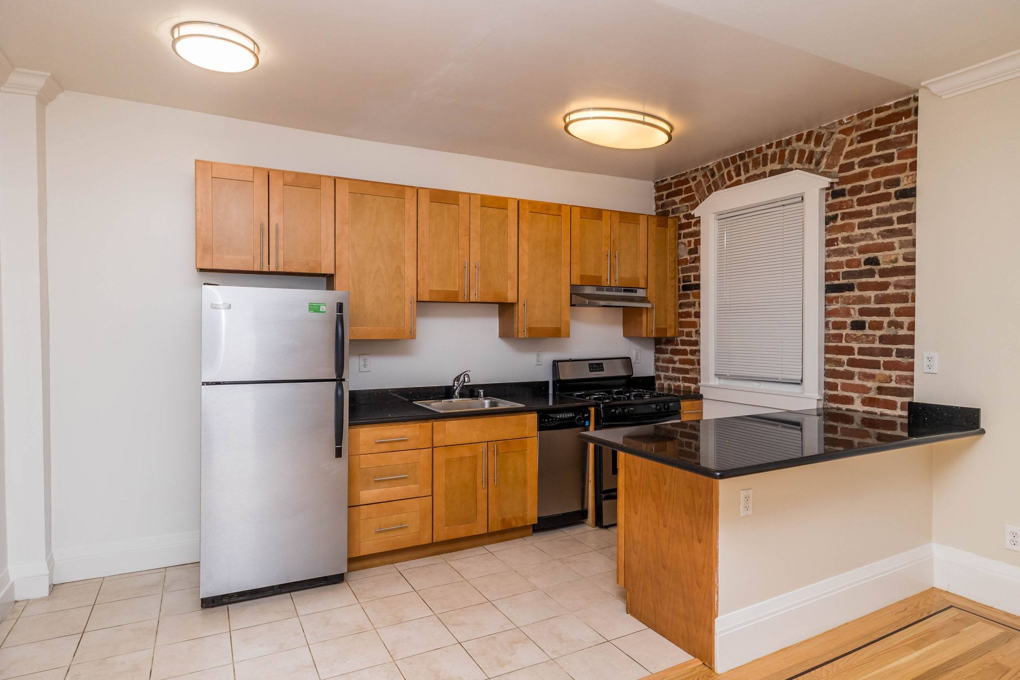 825 Post #107 Gallery Image #3