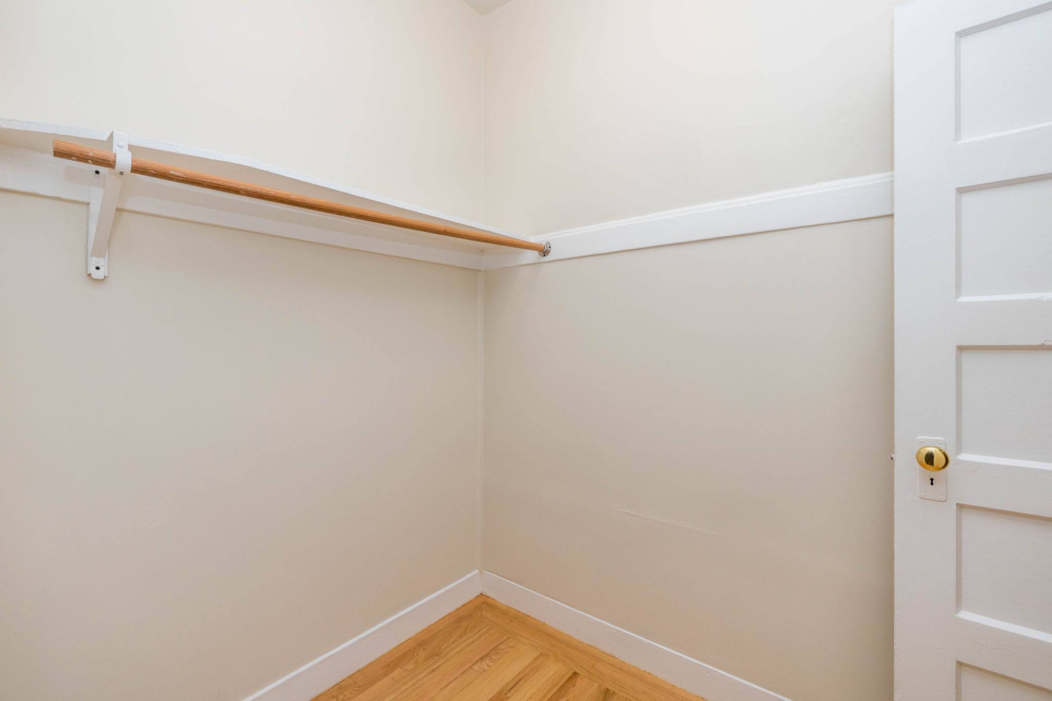 825 Post #107 Gallery Image #4