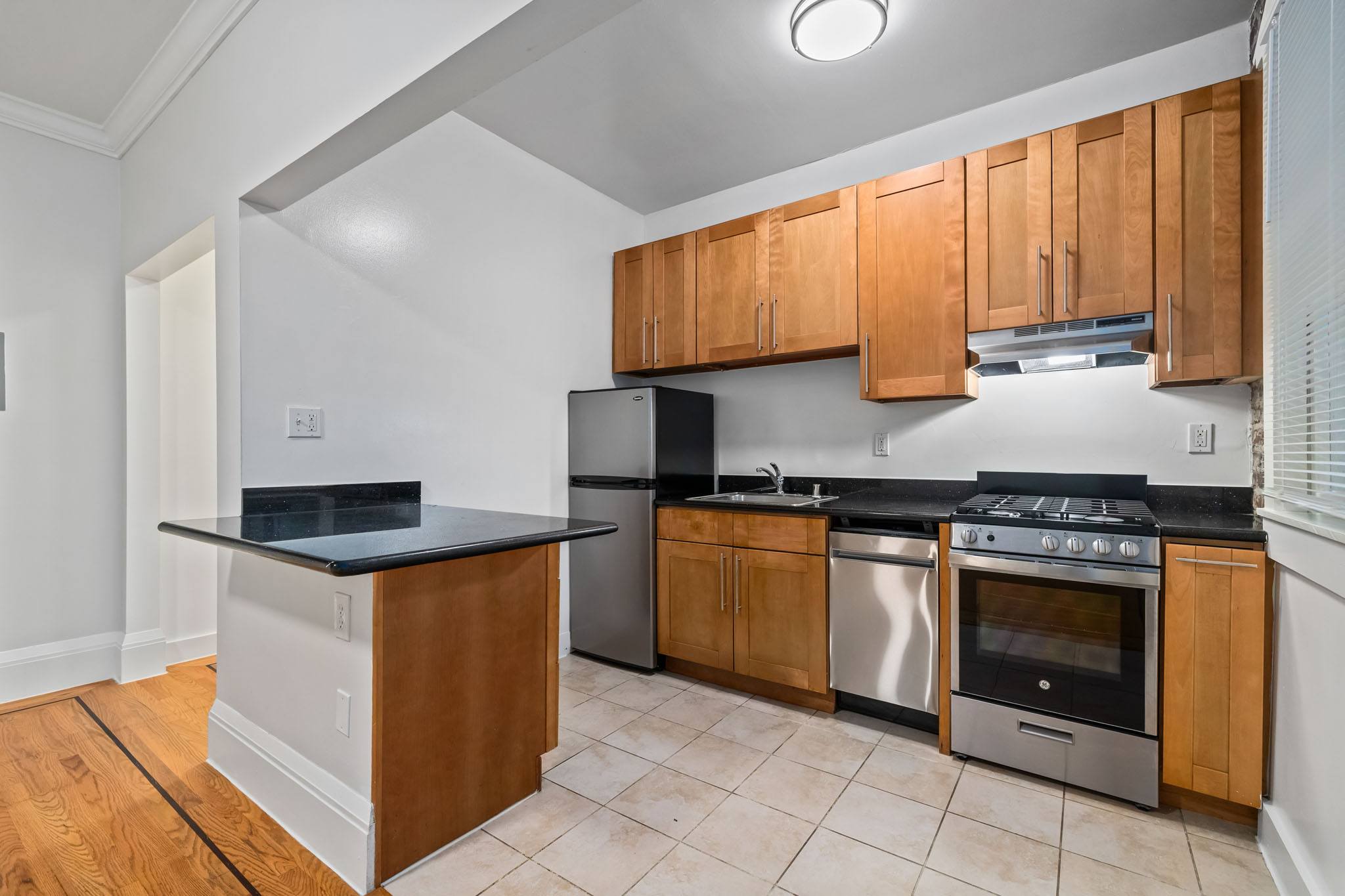 825 Post #119 Gallery Image #2