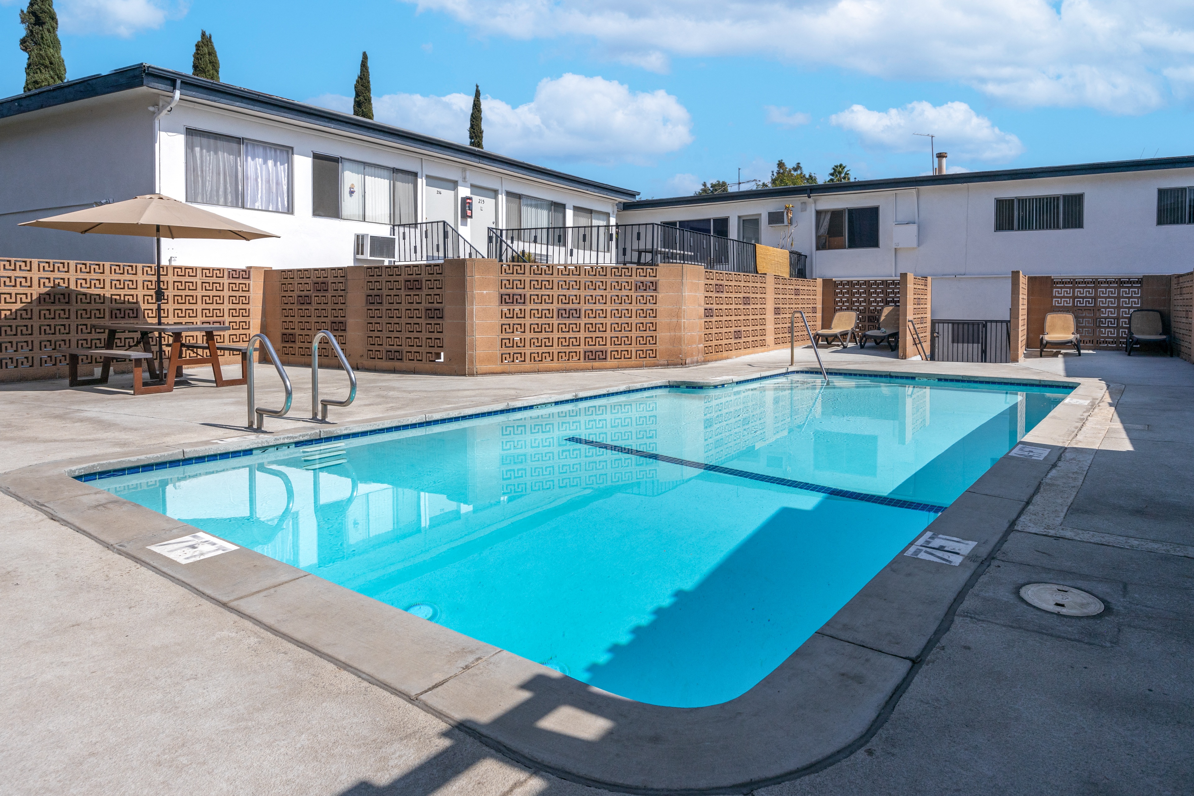 property for rent #4