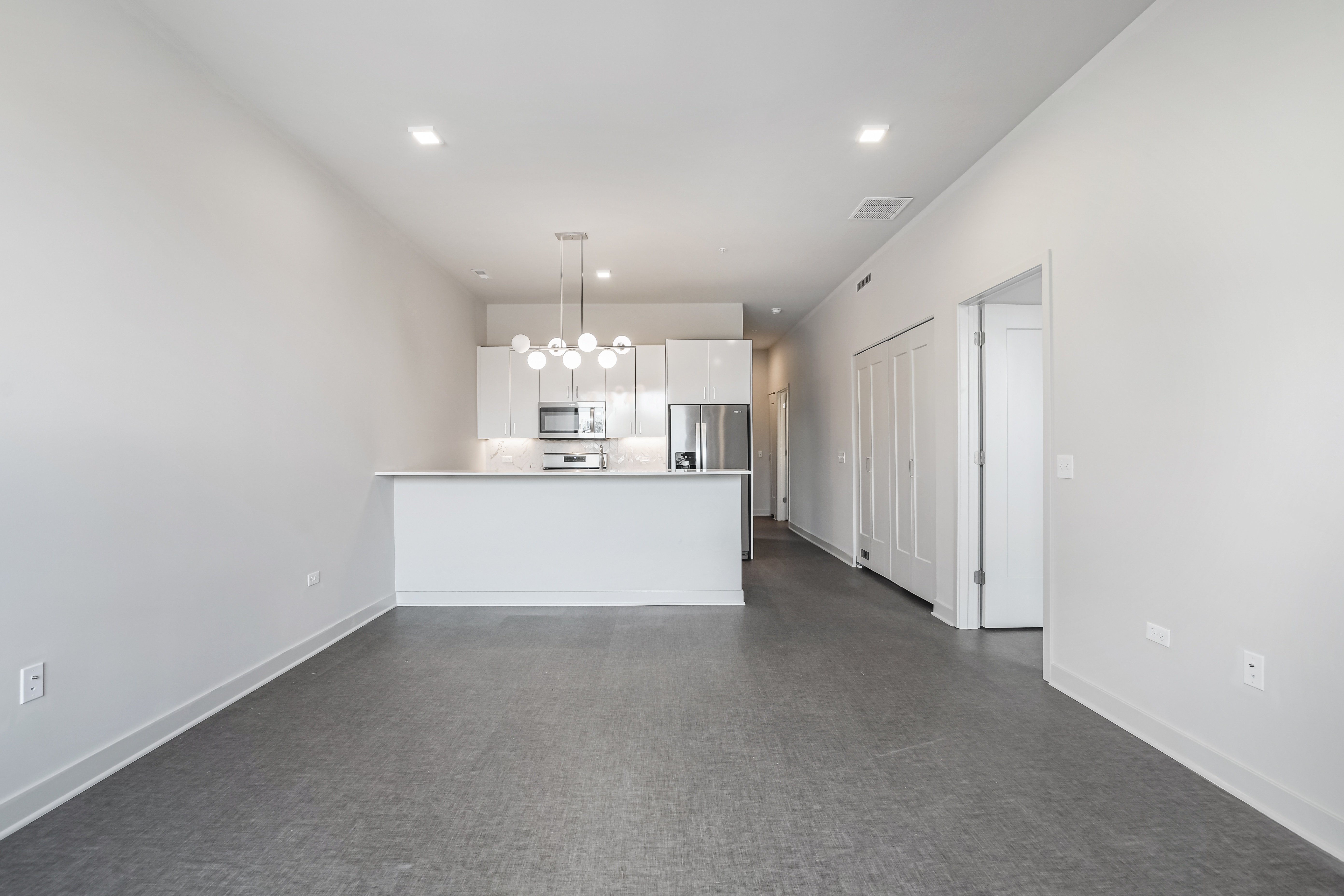 818 N Wolcott 818 N. Wolcott Ave., Chicago, IL 60622 - Leasing by Cross Street