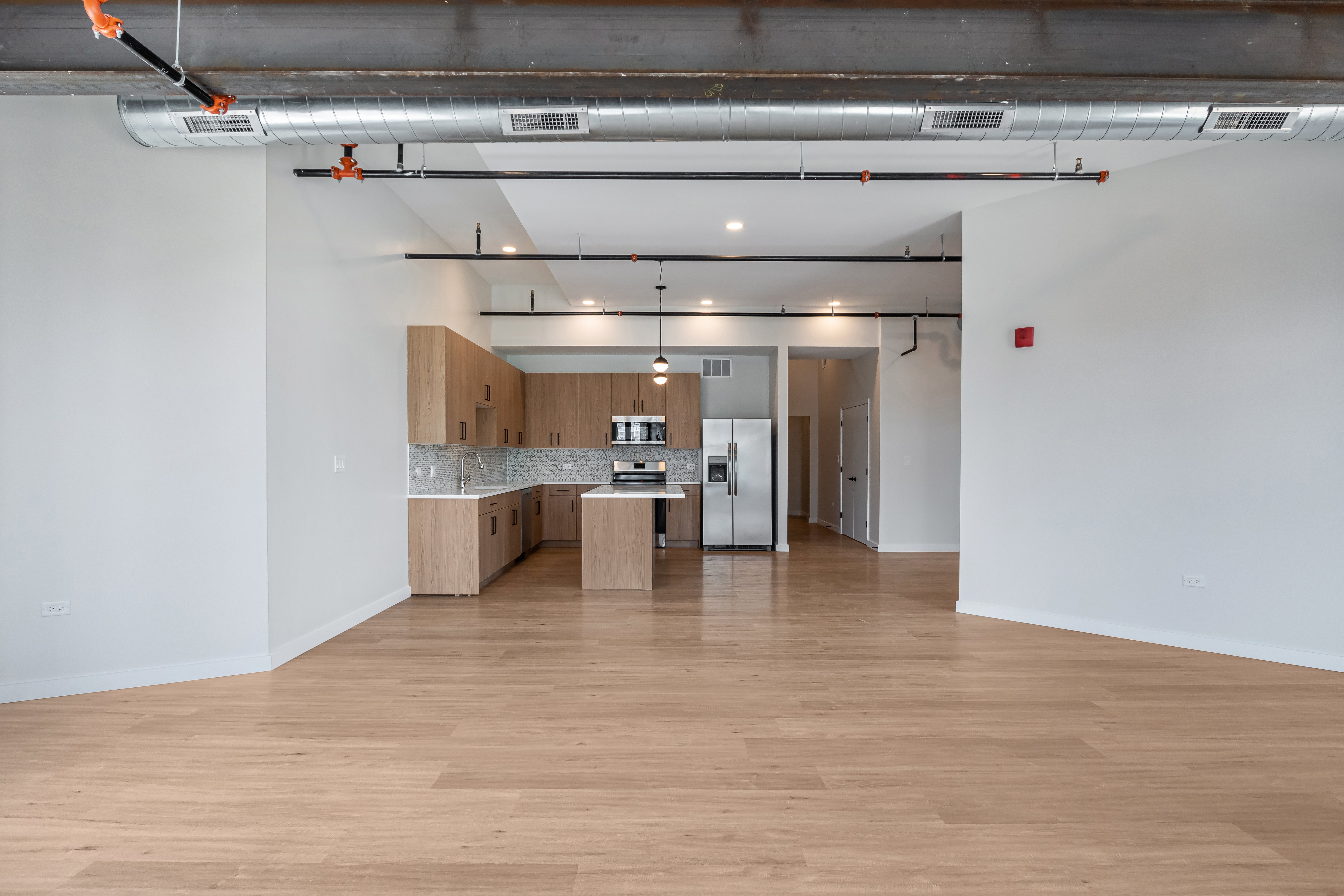 805 N. Milwaukee 805 N. Milwaukee Ave., Chicago 60642 River West - Leasing by Cross Street