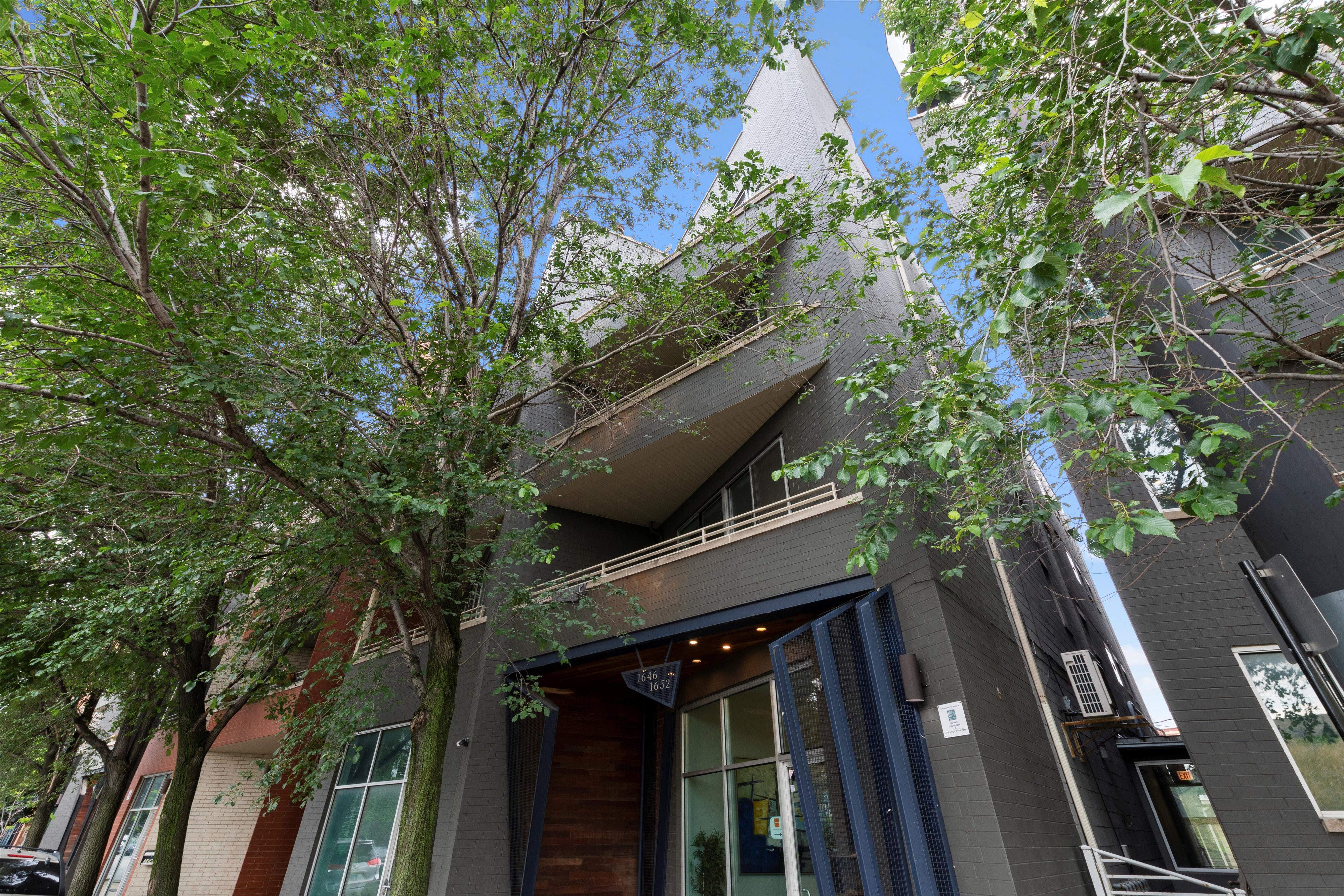 1636-56 N. Bosworth Ave. 1636-56 N. Bosworth Ave., Chicago, IL 60642 Bucktown - Leasing by Cross Street