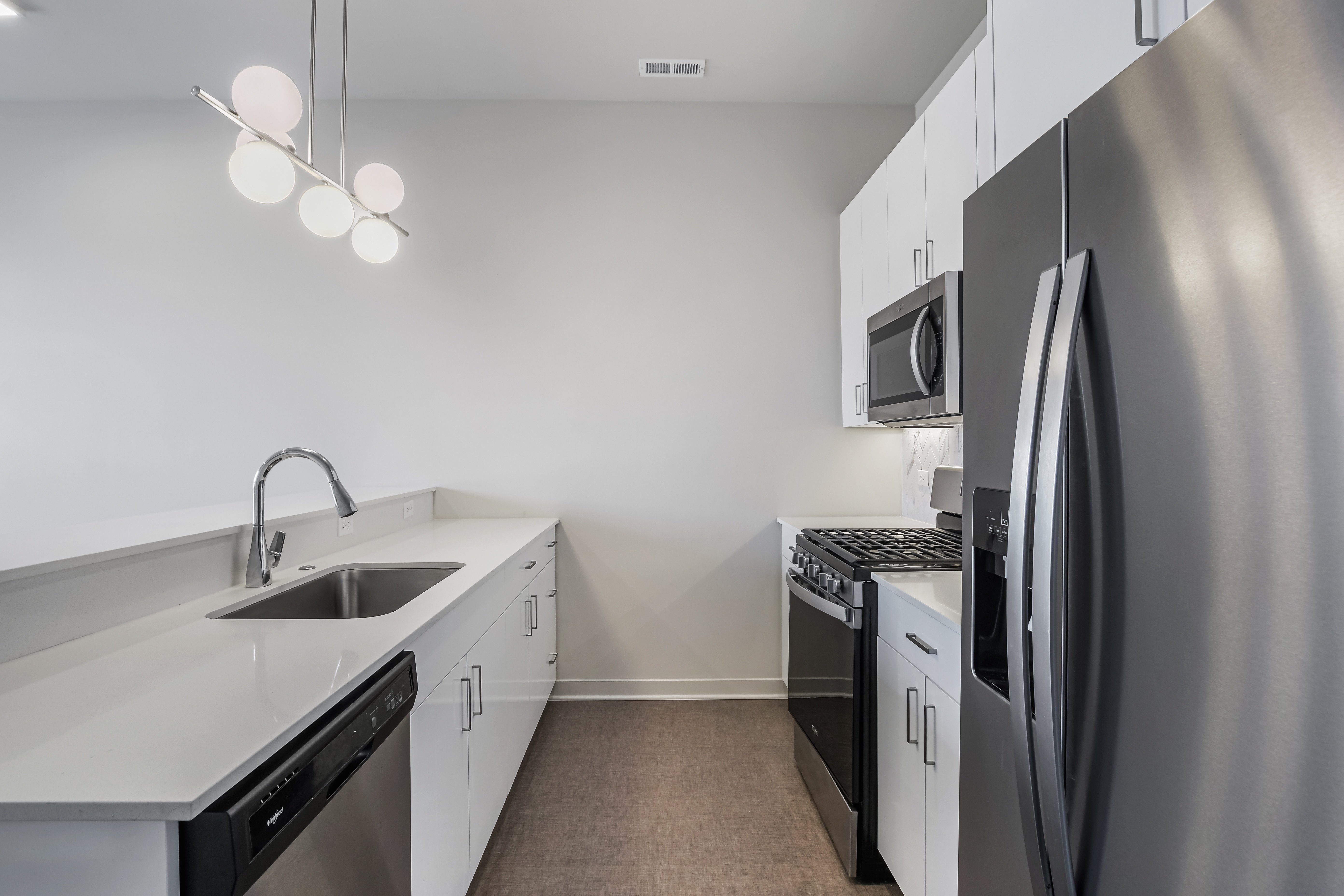 818 N Wolcott 818 N. Wolcott Ave., Chicago, IL 60622 - Leasing by Cross Street