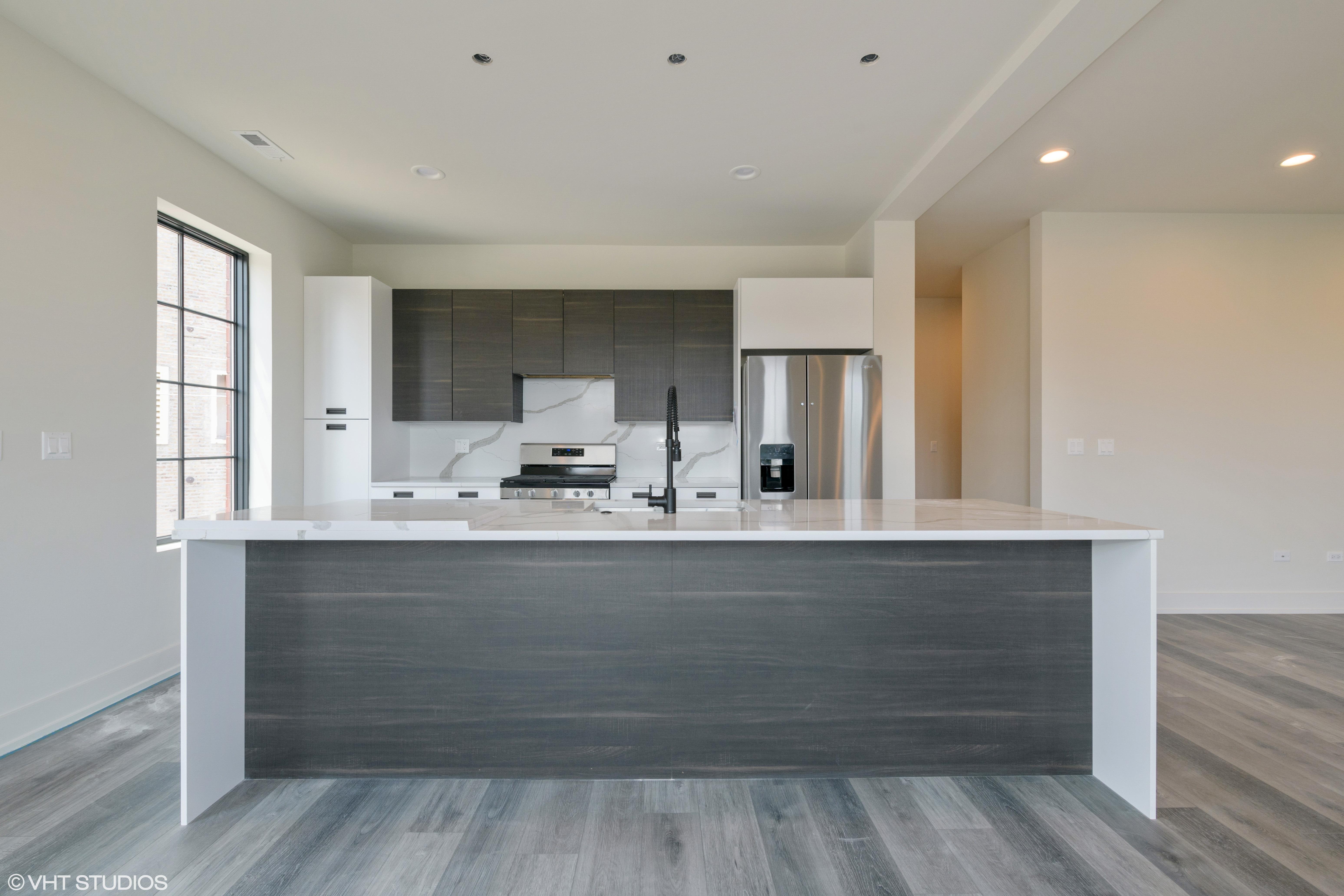 1220 N Bosworth Ave 1220 N Bosworth Ave, Chicago, IL 60642 Noble Square - Leasing by Cross Street