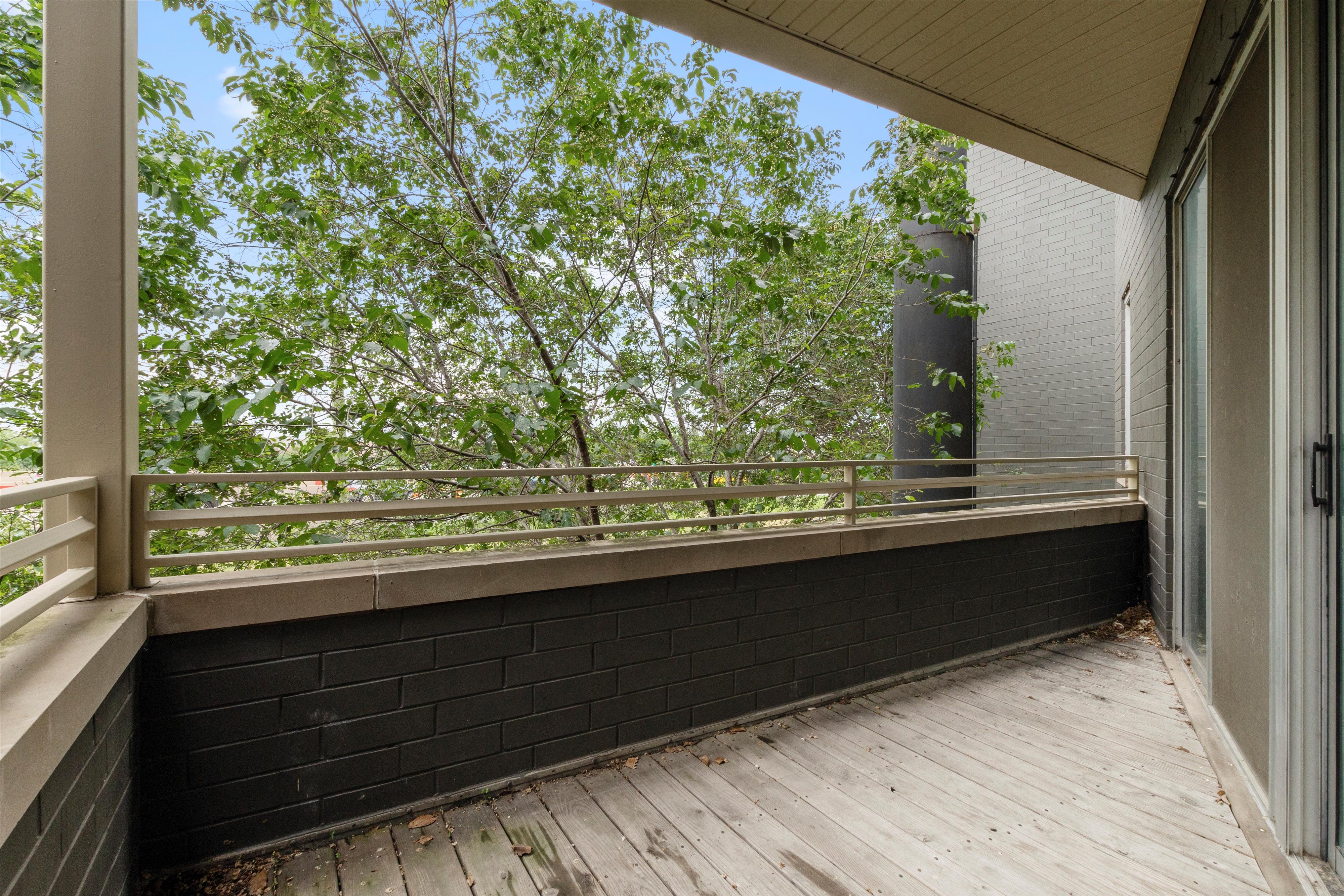 1636-56 N. Bosworth Ave. 1636-56 N. Bosworth Ave., Chicago, IL 60642 Bucktown - Leasing by Cross Street