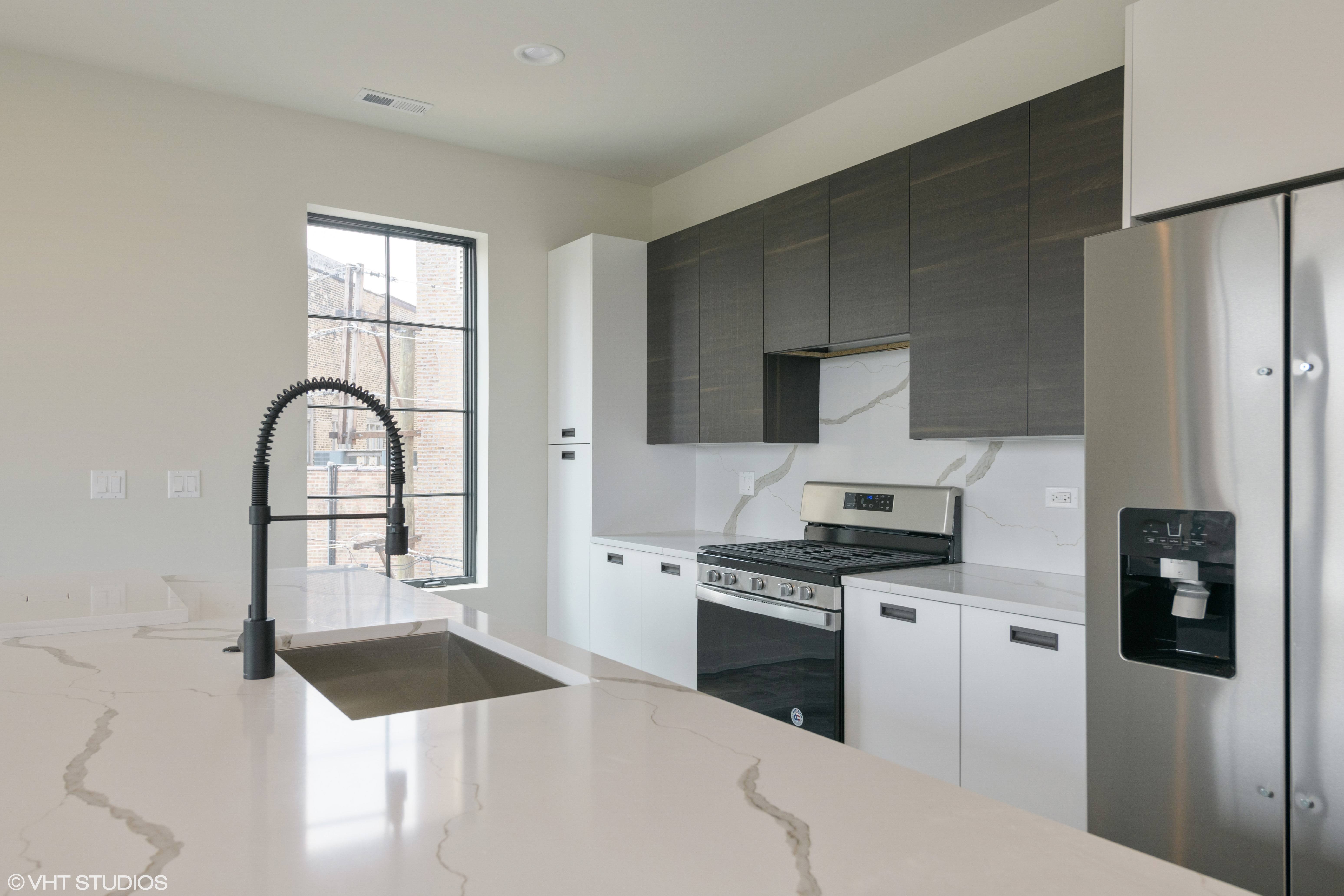 1220 N Bosworth Ave 1220 N Bosworth Ave, Chicago, IL 60642 Noble Square - Leasing by Cross Street