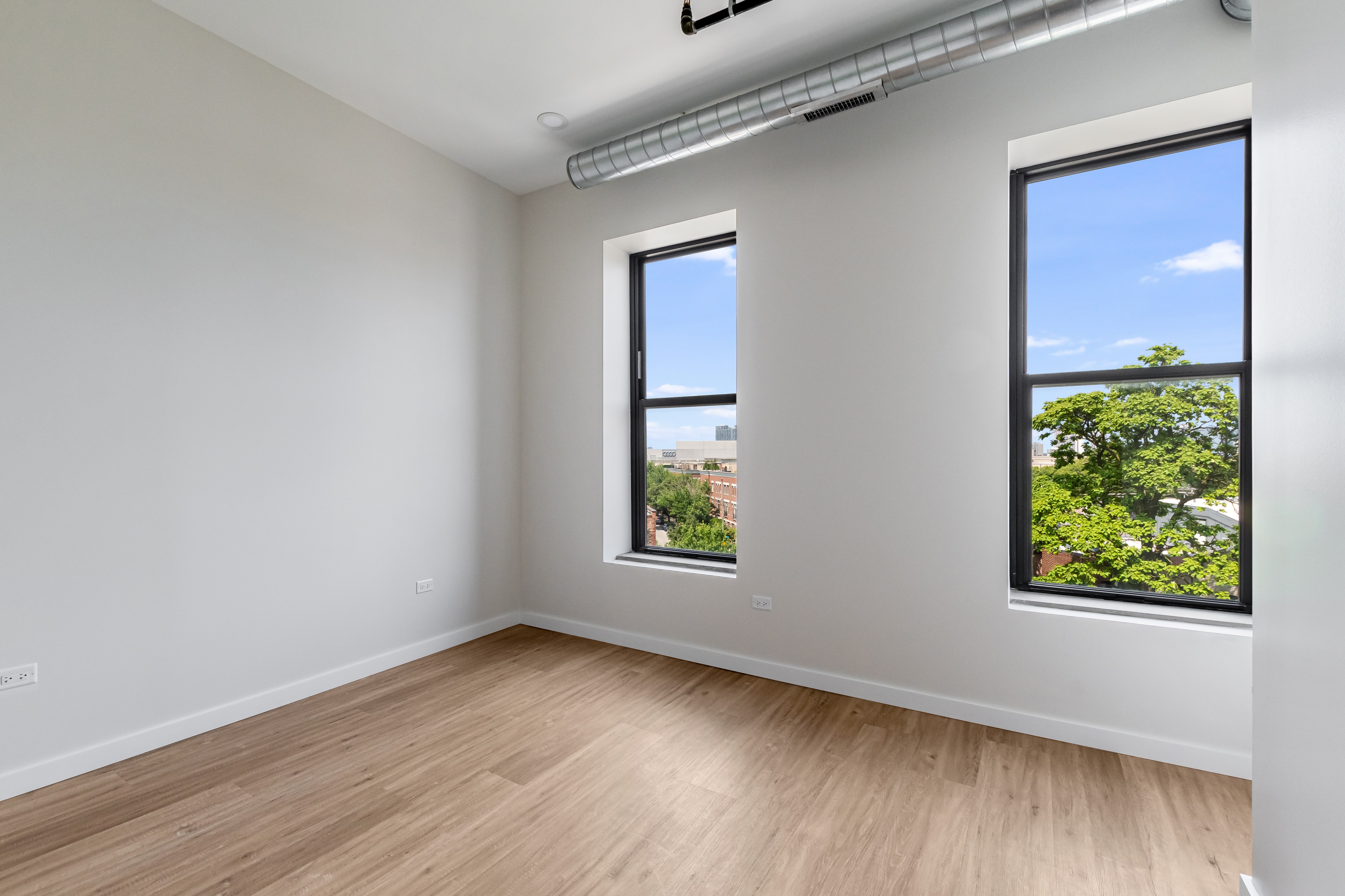 805 N. Milwaukee 805 N. Milwaukee Ave., Chicago 60642 River West - Leasing by Cross Street
