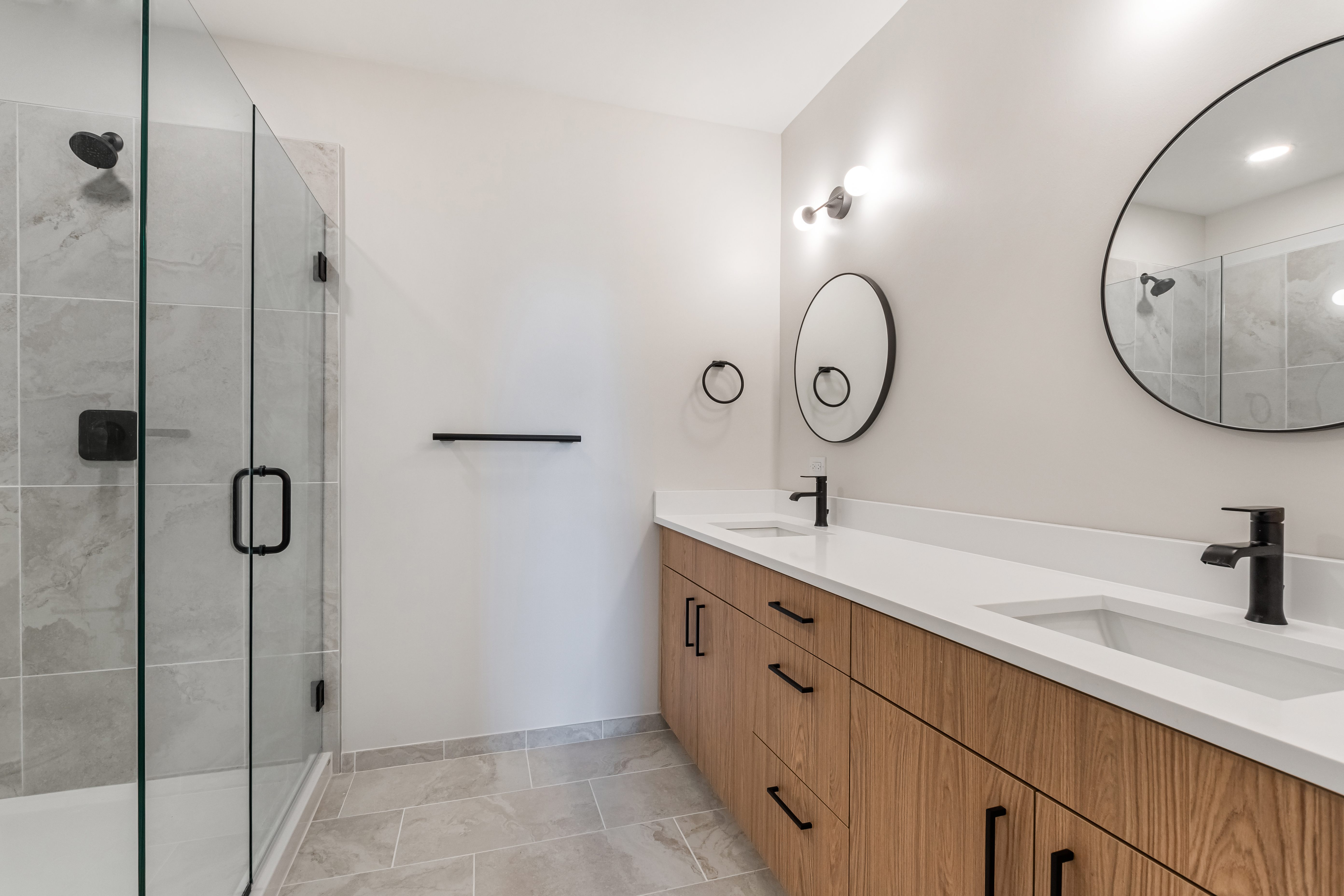 805 N. Milwaukee 805 N. Milwaukee Ave., Chicago 60642 River West - Leasing by Cross Street