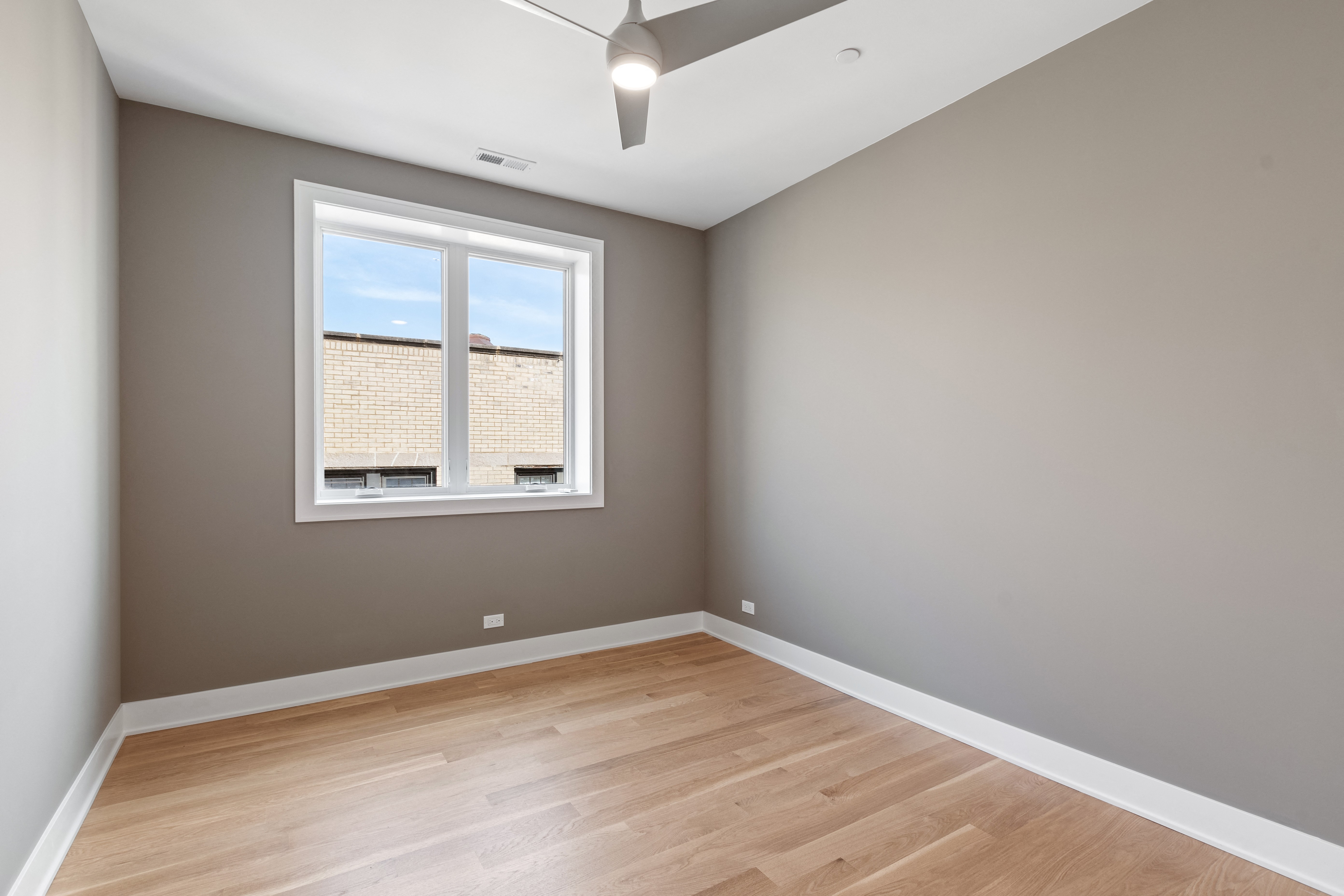 4861 N Hermitage Ave 4861 N Hermitage Ave, Chicago, IL 60640 - Leasing by Cross Street