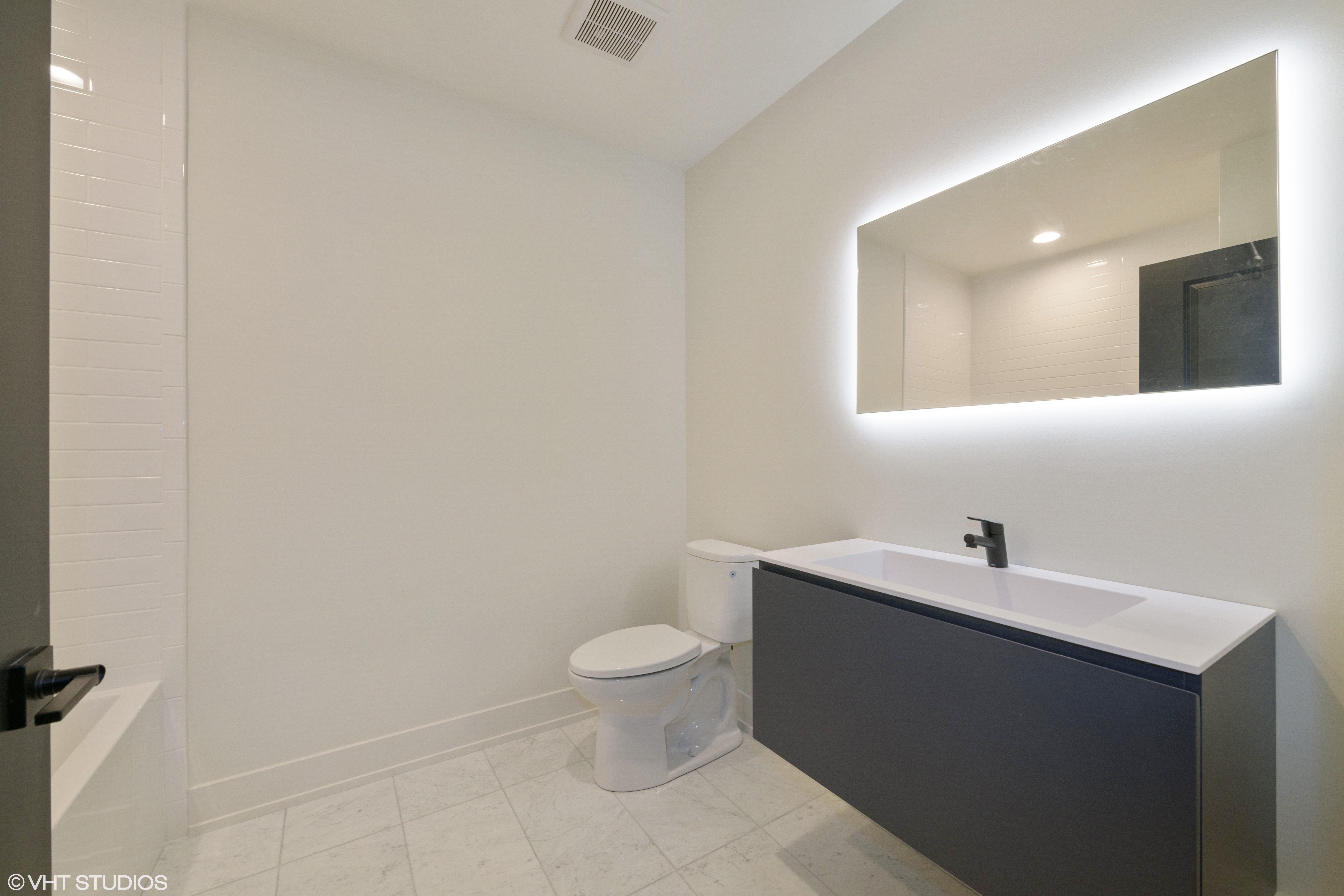 1220 N Bosworth Ave 1220 N Bosworth Ave, Chicago, IL 60642 Noble Square - Leasing by Cross Street