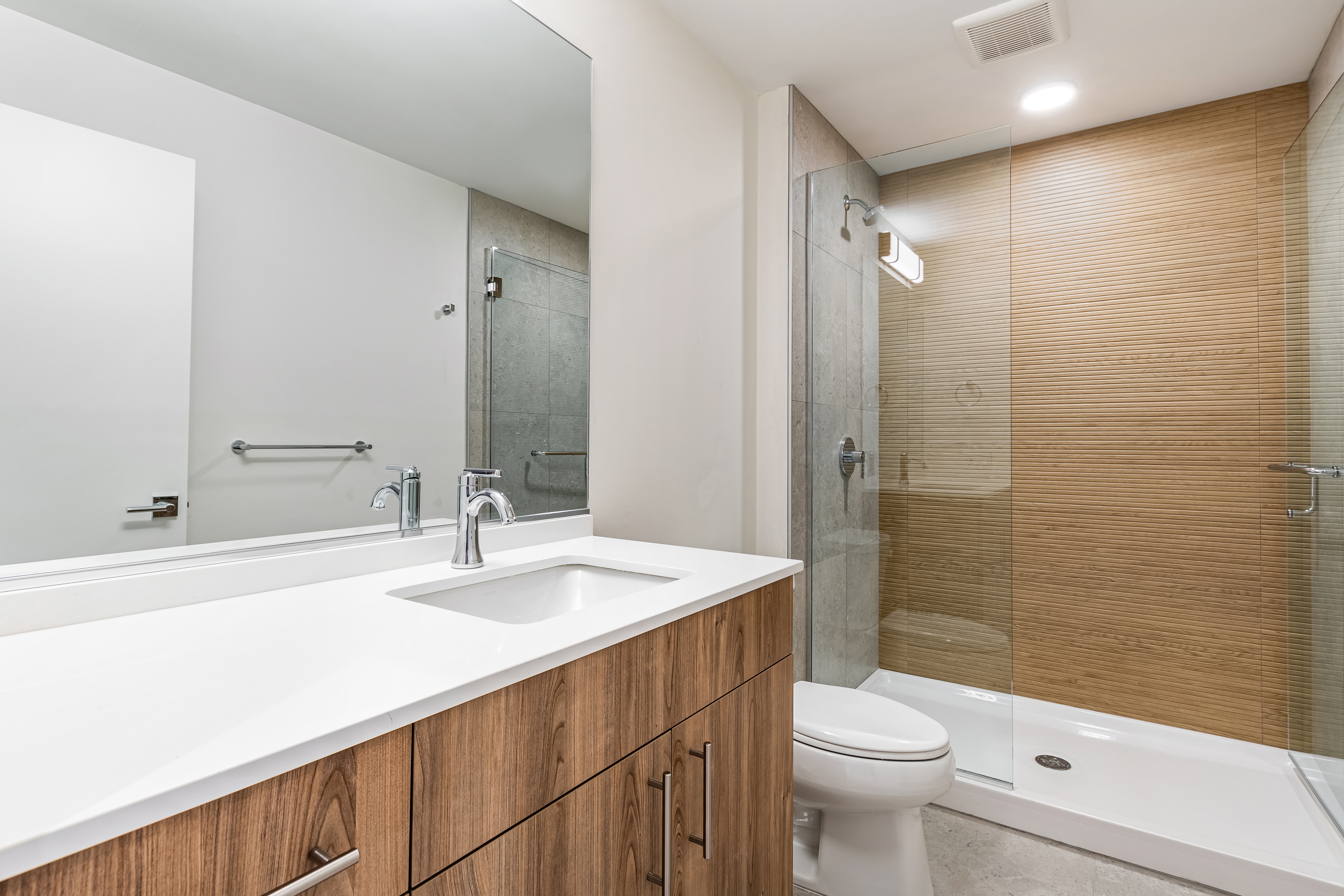 Lofts at Avenir 1040 W Huron, Chicago, IL 60642 - Leasing by Cross Street