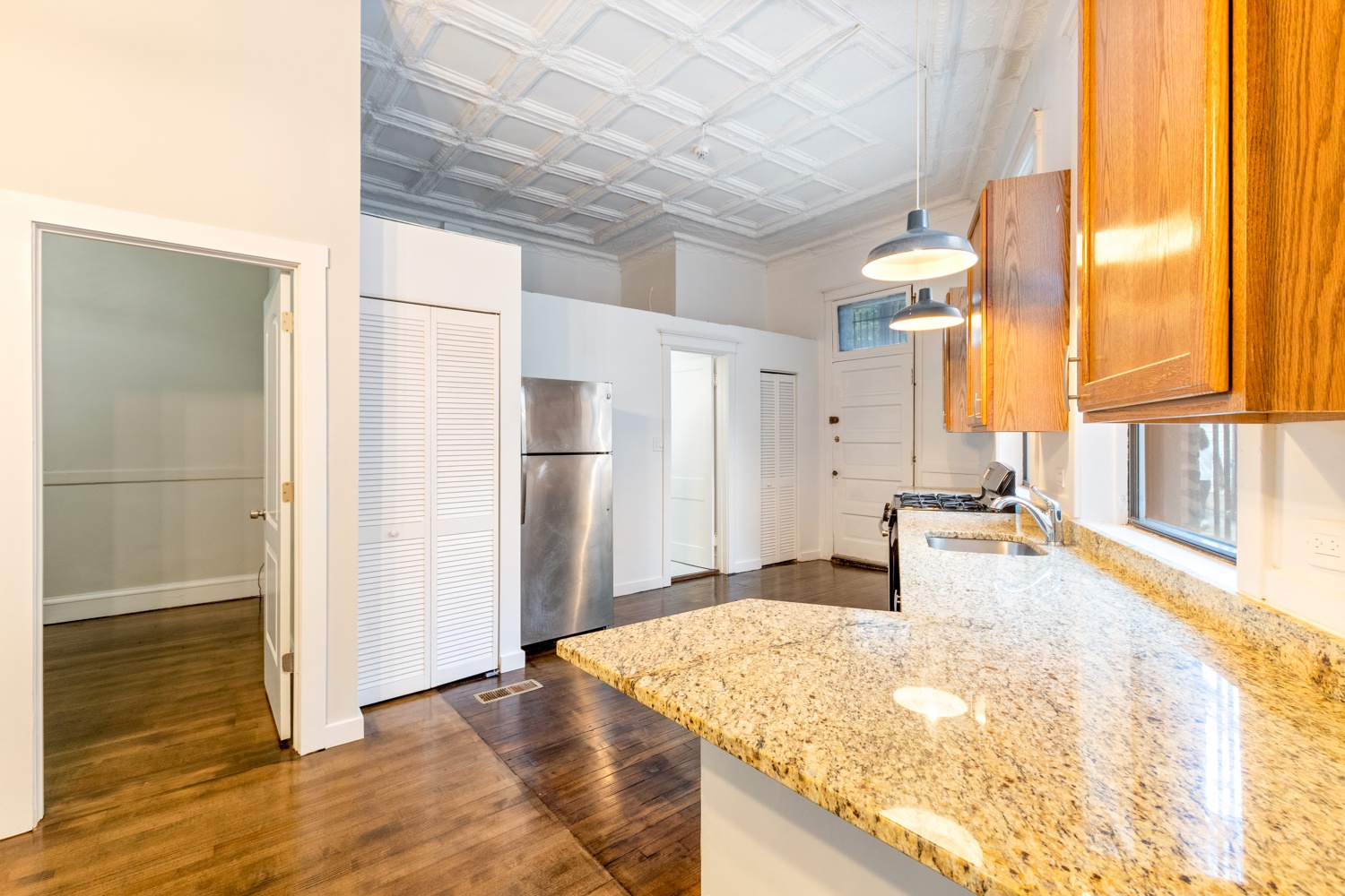 1230-34 W. Grace St. 1230-34 W. Grace St., Chicago, IL 60613 Wrigleyville - Leasing by Cross Street