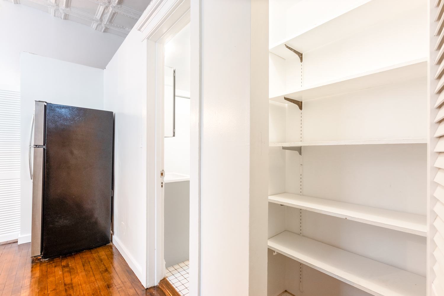 1230-34 W. Grace St. 1230-34 W. Grace St., Chicago, IL 60613 Wrigleyville - Leasing by Cross Street