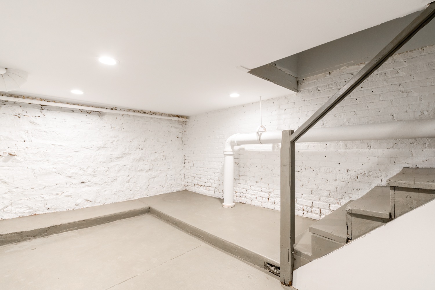 1230-34 W. Grace St. 1230-34 W. Grace St., Chicago, IL 60613 Wrigleyville - Leasing by Cross Street