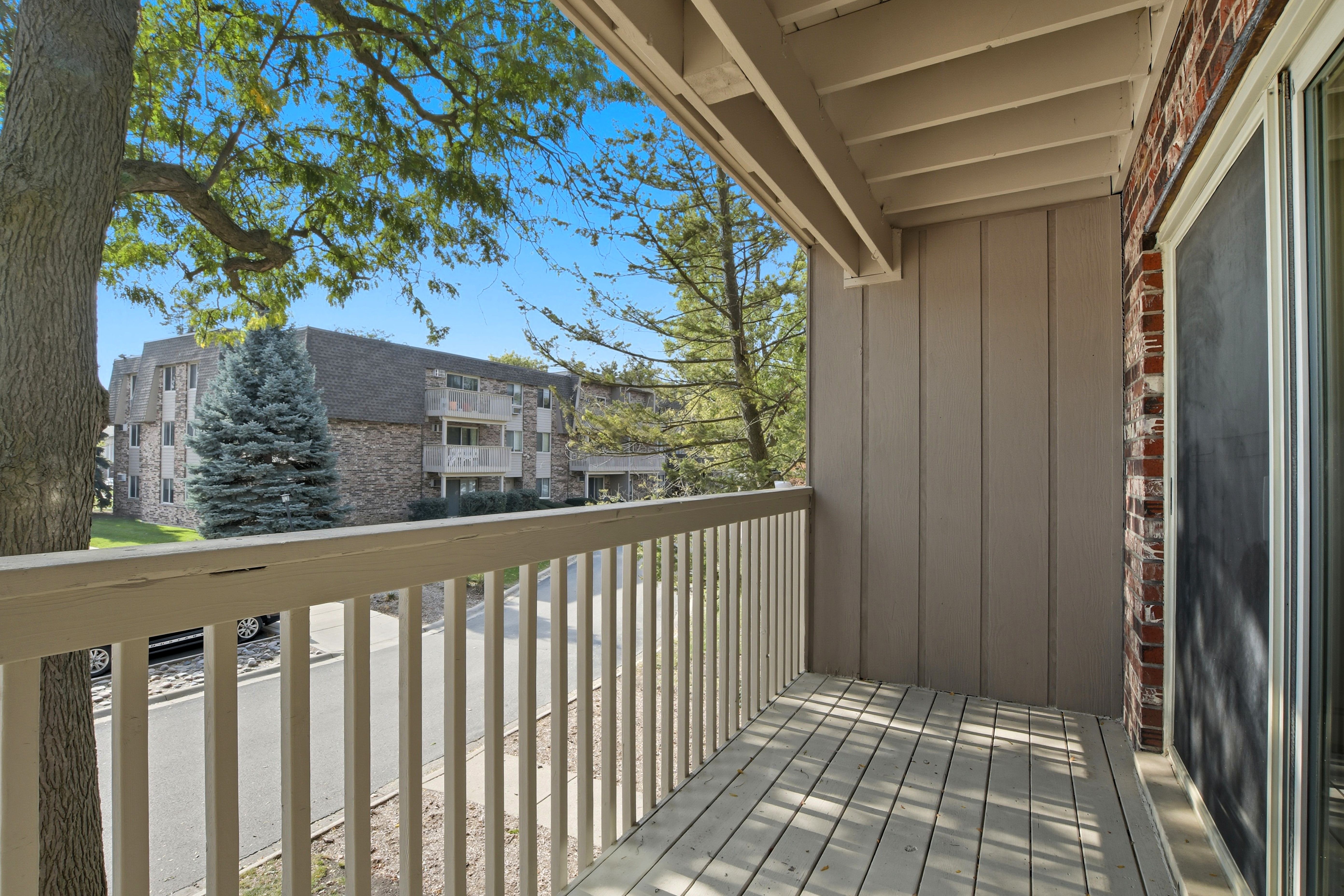 Buffalo Creek 70 S Buffalo Grove Rd, IL 60089