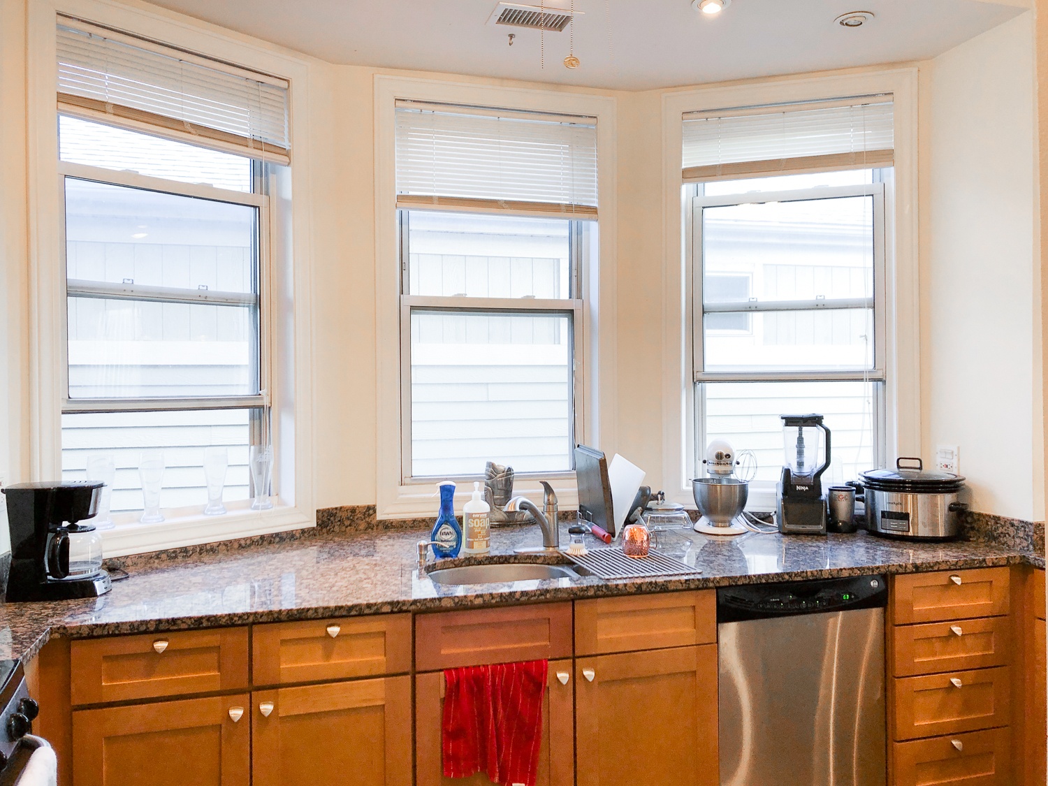 1311 N. Damen Ave. 1311 N. Damen Ave., Chicago, IL 60622 - Leasing by Cross Street