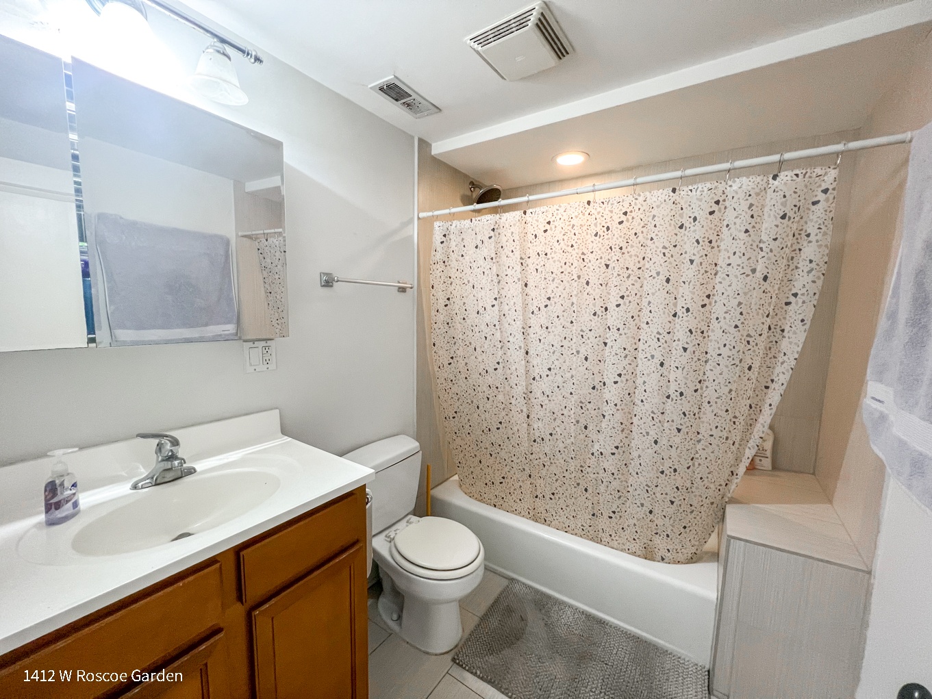 1406 W. Roscoe St. 1406 W Roscoe St, Chicago, IL 60657 Lake View - Leasing by Cross Street