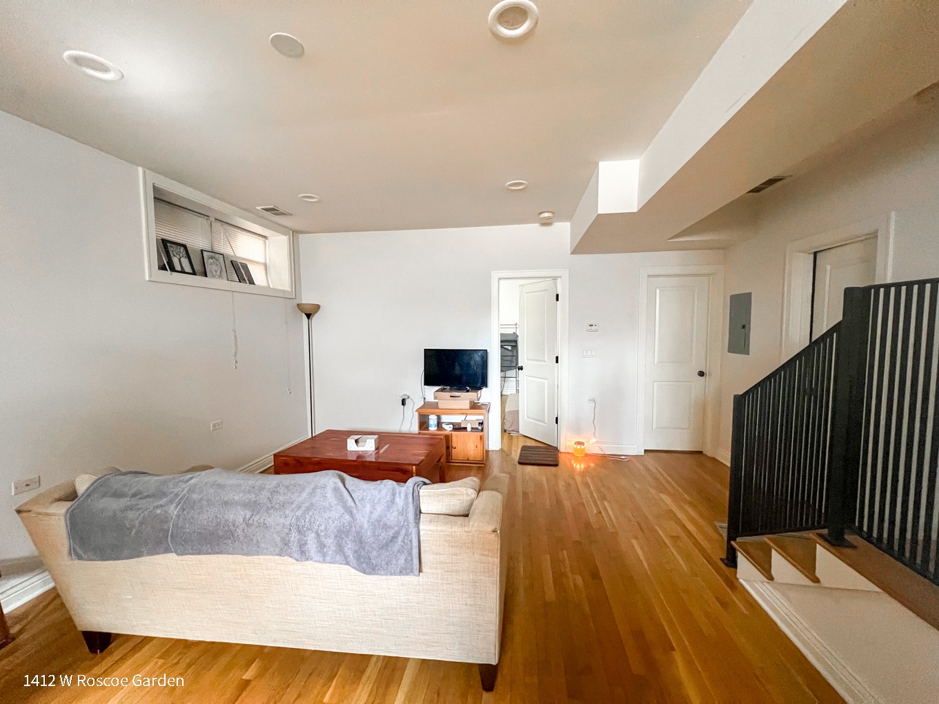 1406 W. Roscoe St. 1406 W Roscoe St, Chicago, IL 60657 Lake View - Leasing by Cross Street