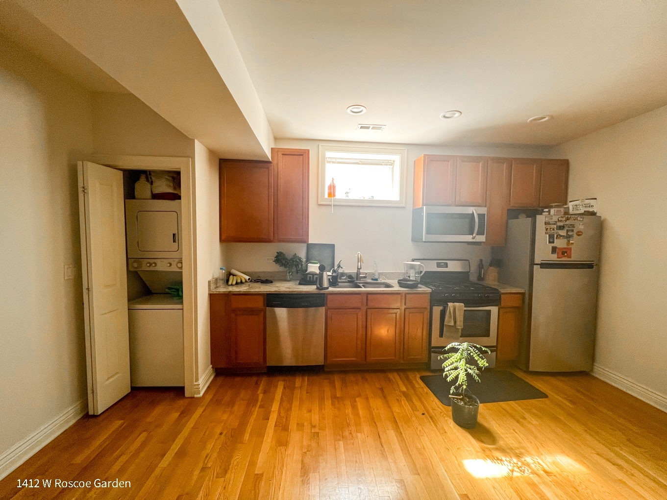 1406 W. Roscoe St. 1406 W Roscoe St, Chicago, IL 60657 Lake View - Leasing by Cross Street
