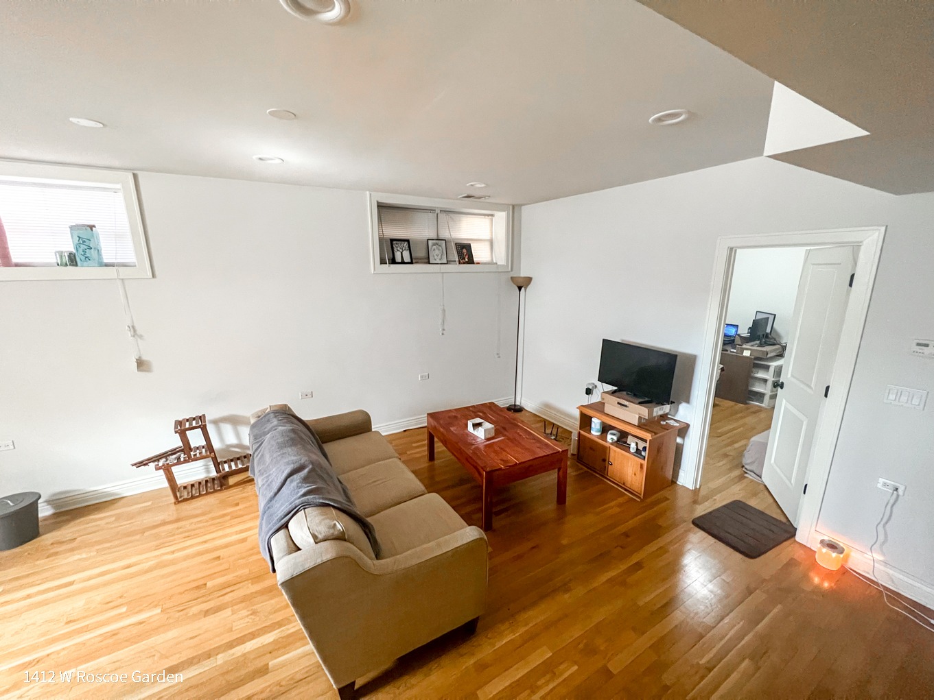 1406 W. Roscoe St. 1406 W Roscoe St, Chicago, IL 60657 Lake View - Leasing by Cross Street
